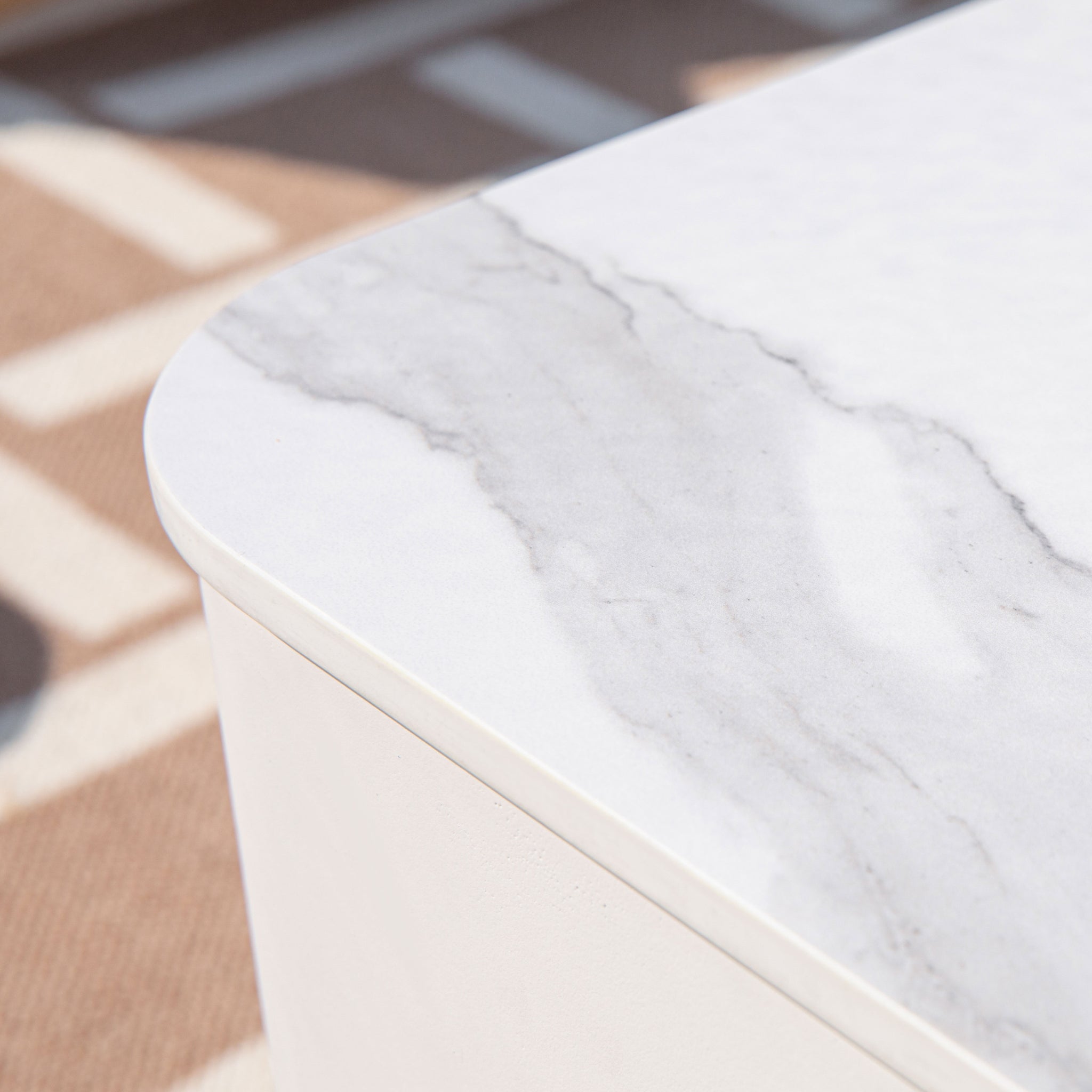 Annecy | Outdoor Fireplace with Porcelain Top