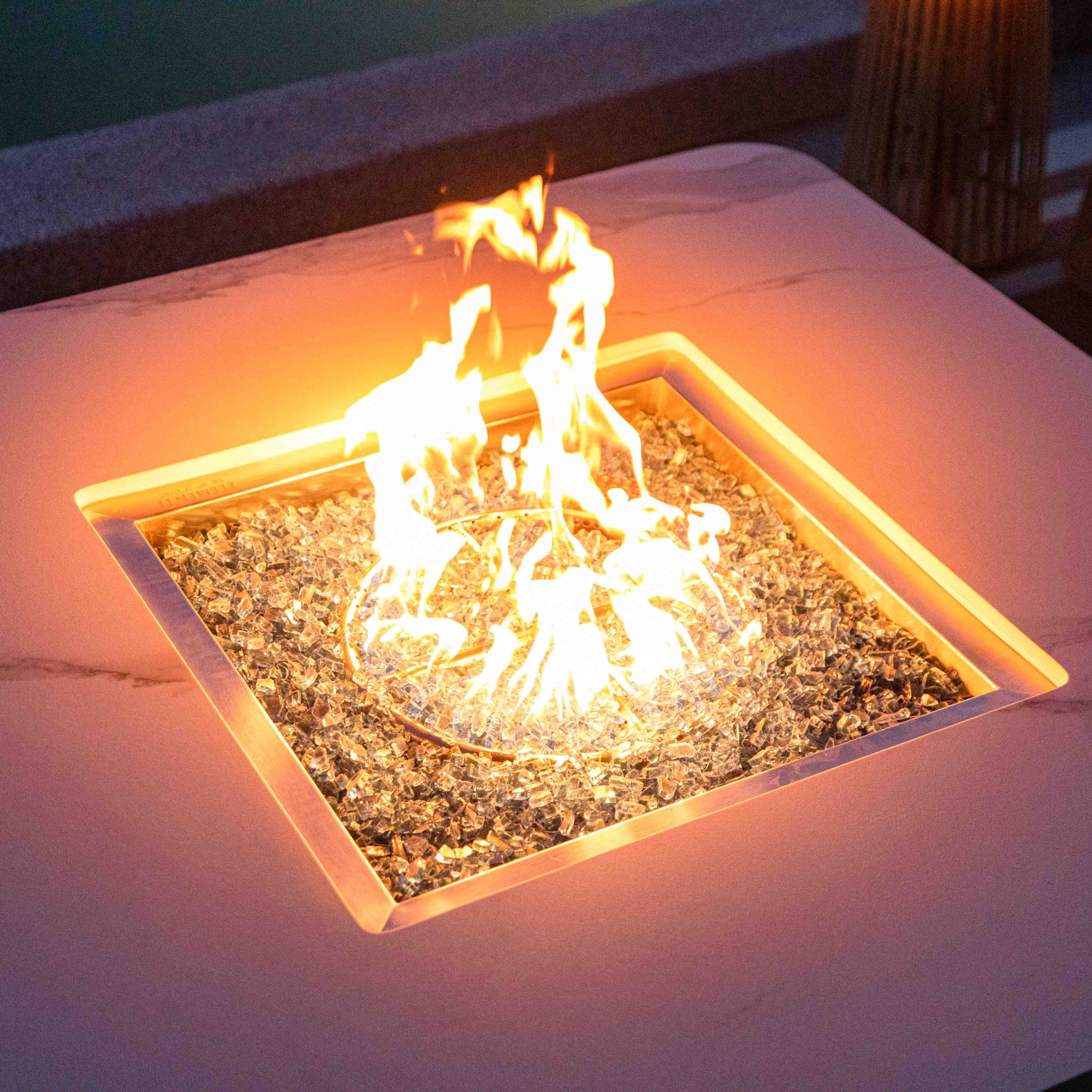 Annecy | Outdoor Fireplace with Porcelain Top