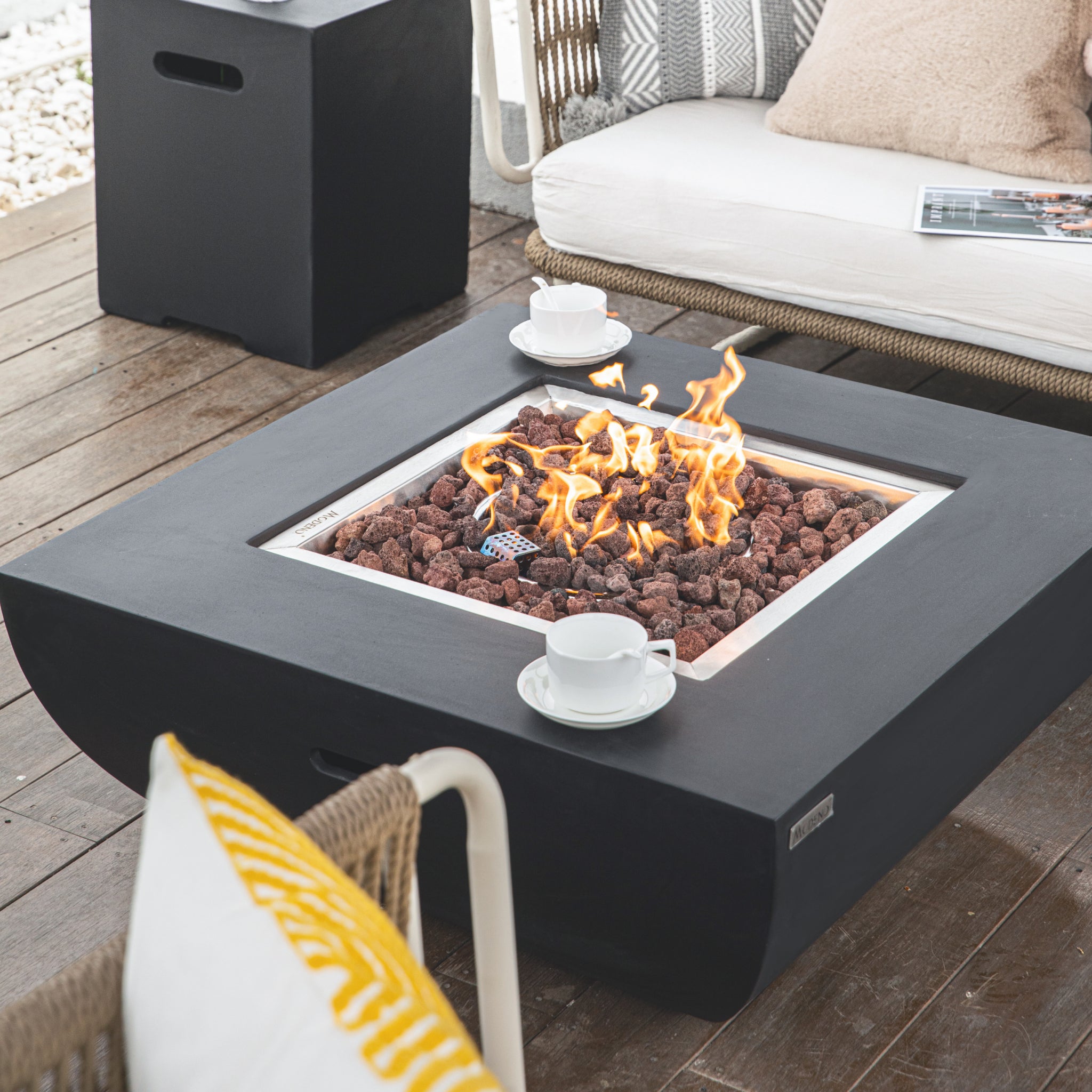Aurora | Table with Fire Pit for the Garden