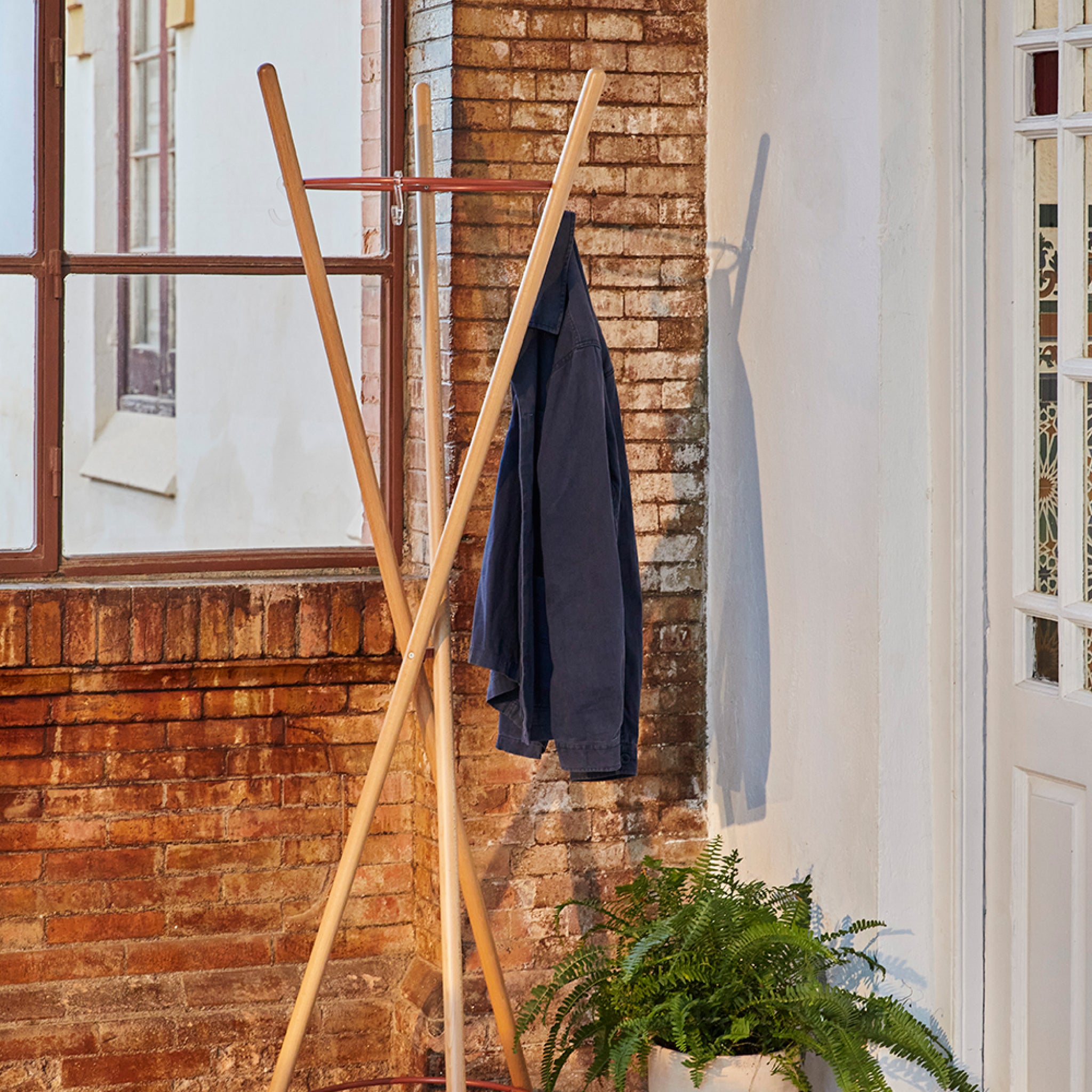 Tipi | 3-legged coat rack