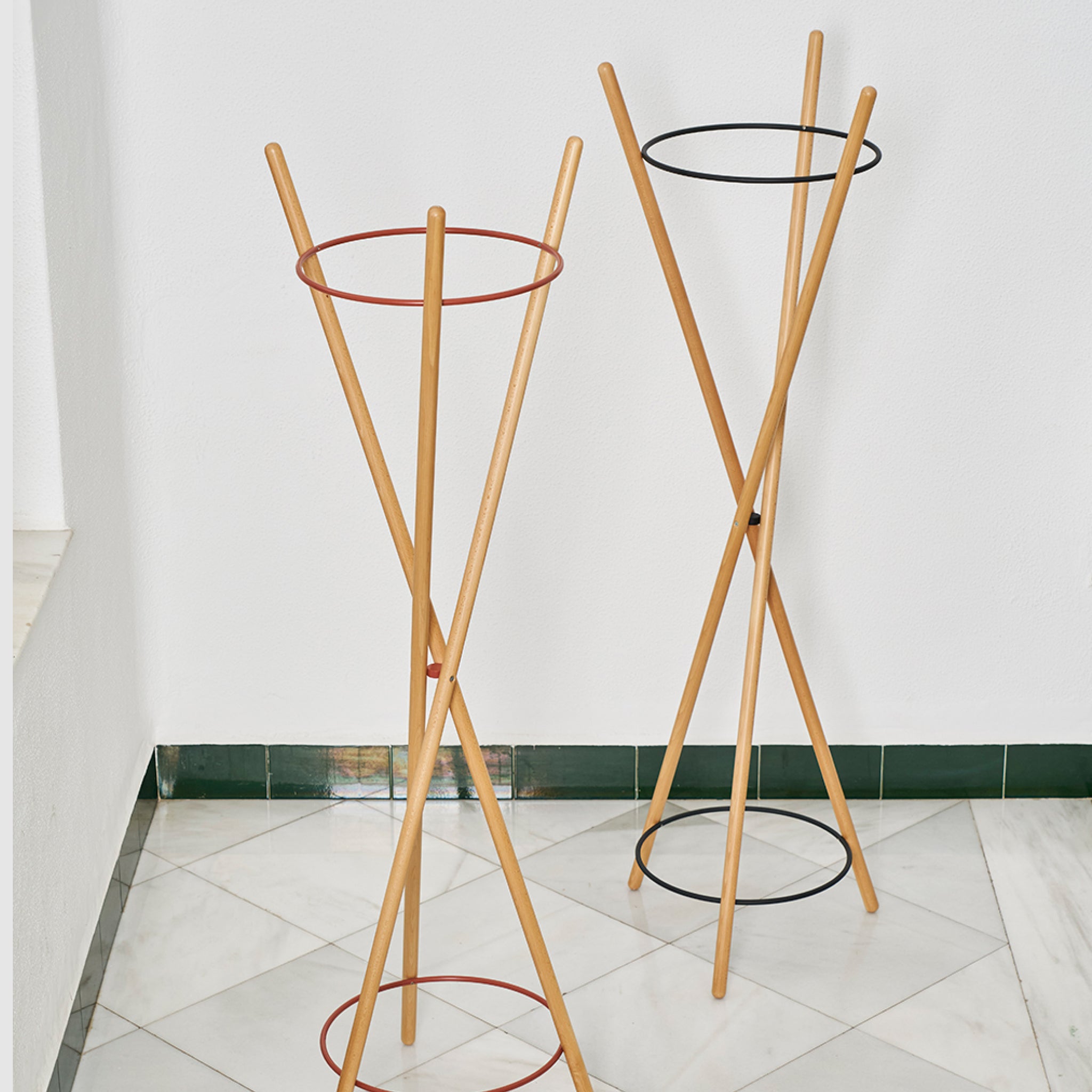 Tipi | 3-legged coat rack