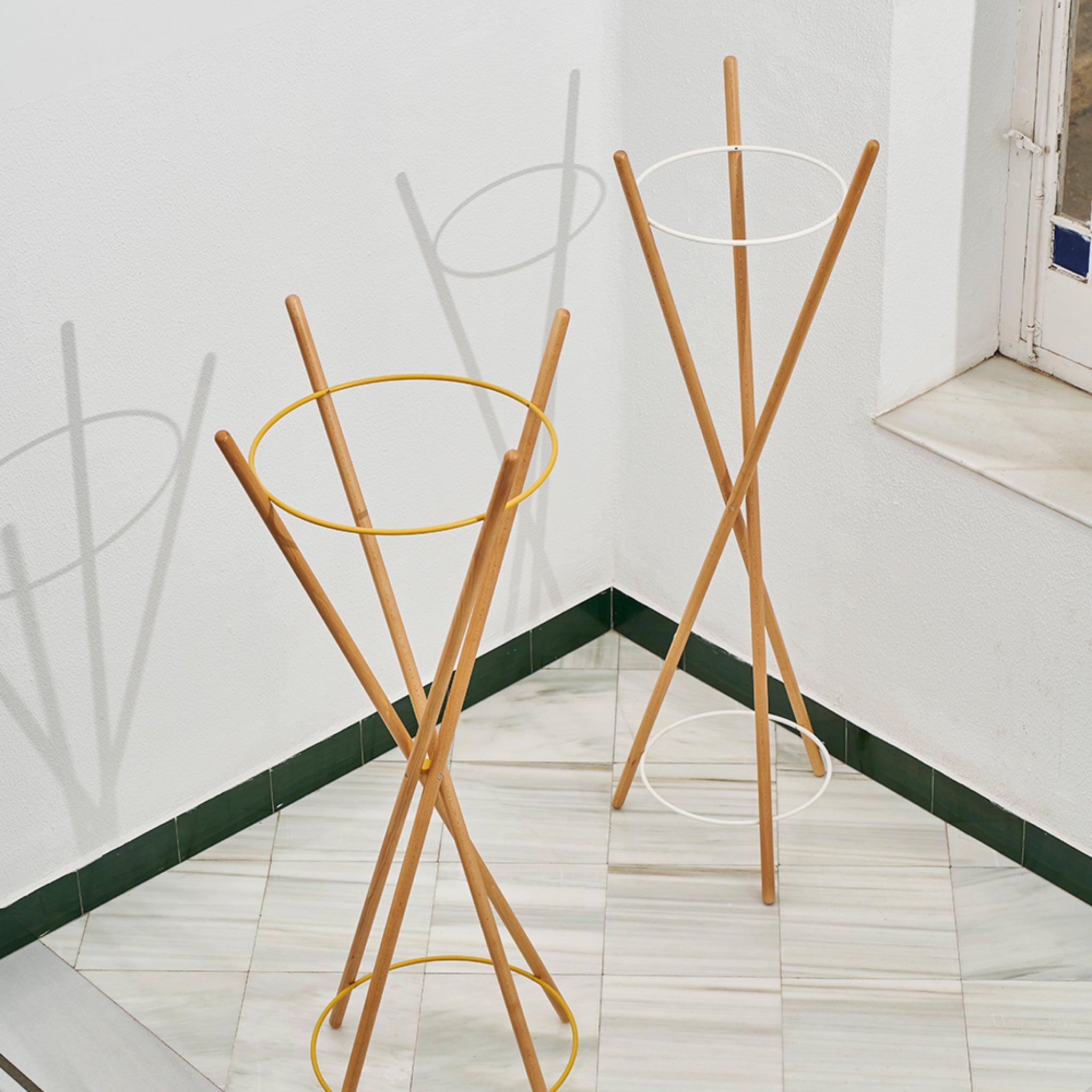Tipi | 4-legged coat rack