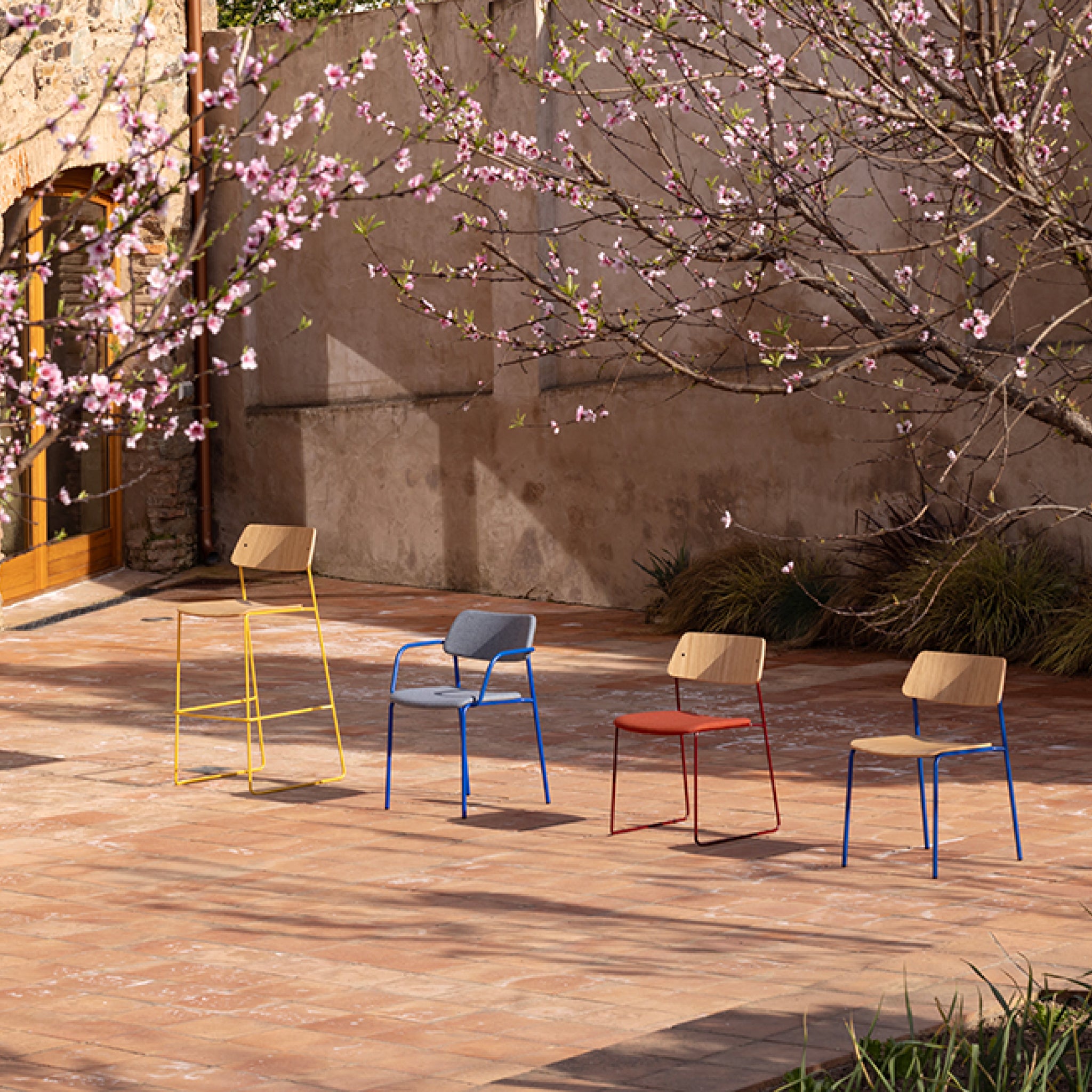 Brindis | High Stool 75 cm