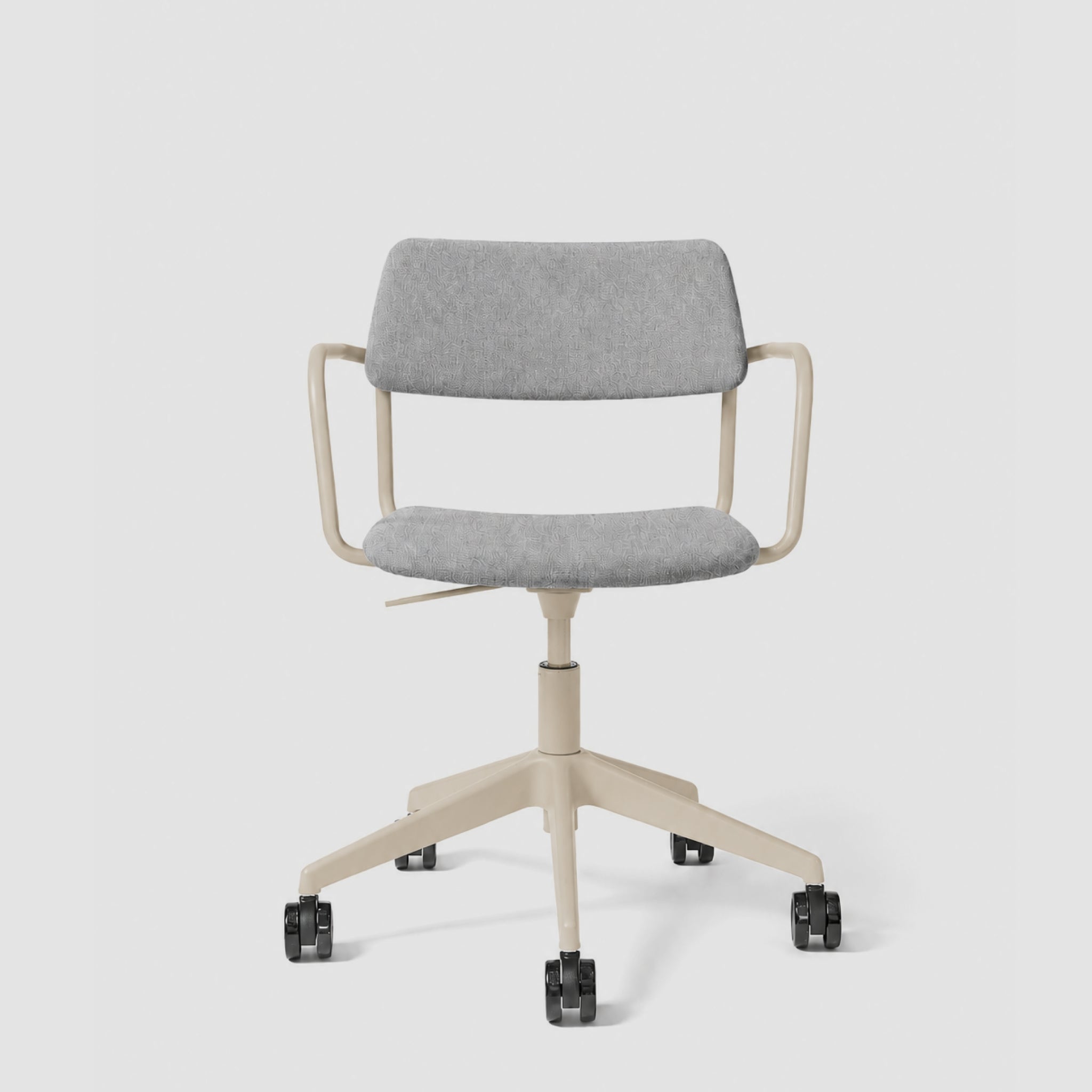 Brindis | Swivel Chair with Arms