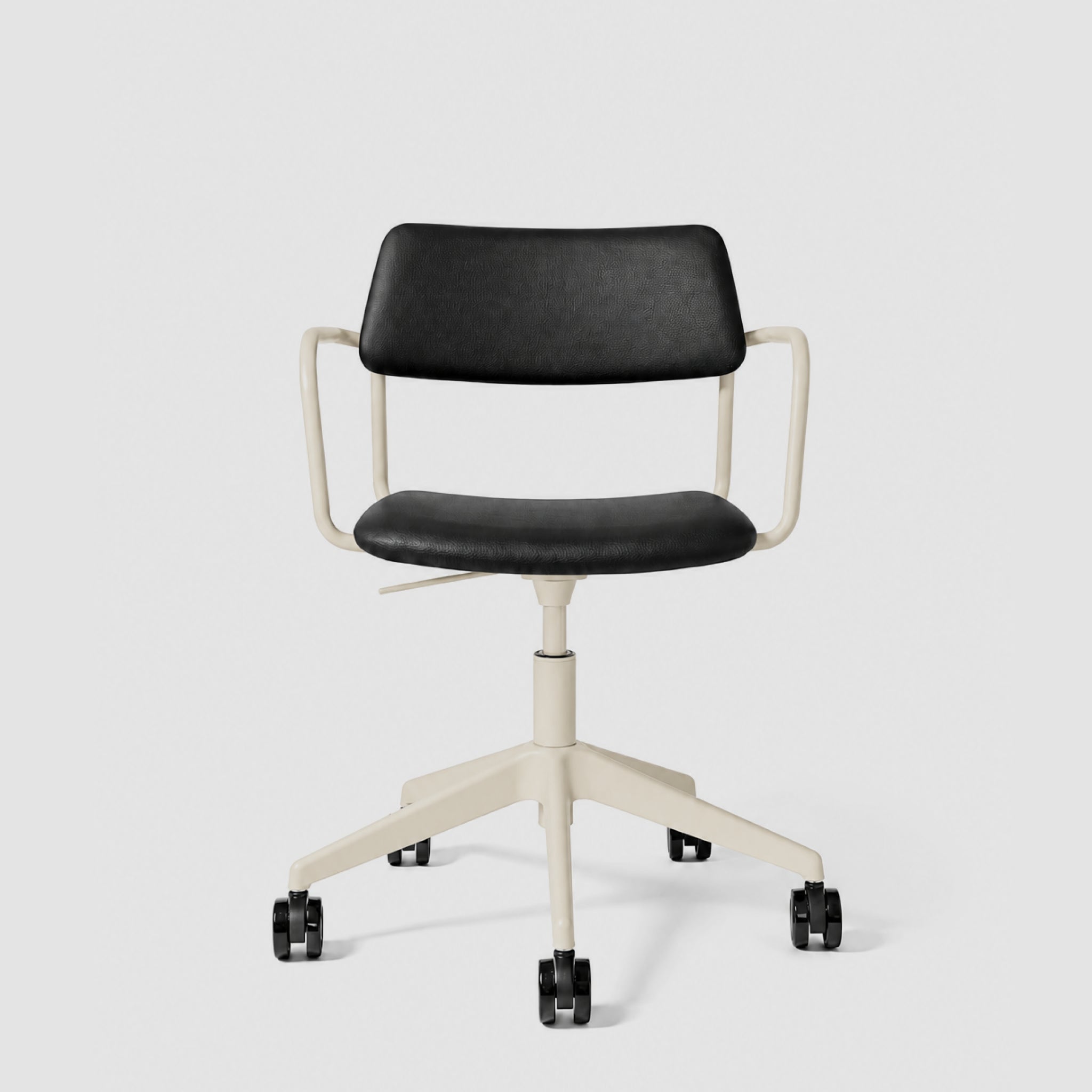 Brindis | Swivel Chair with Arms
