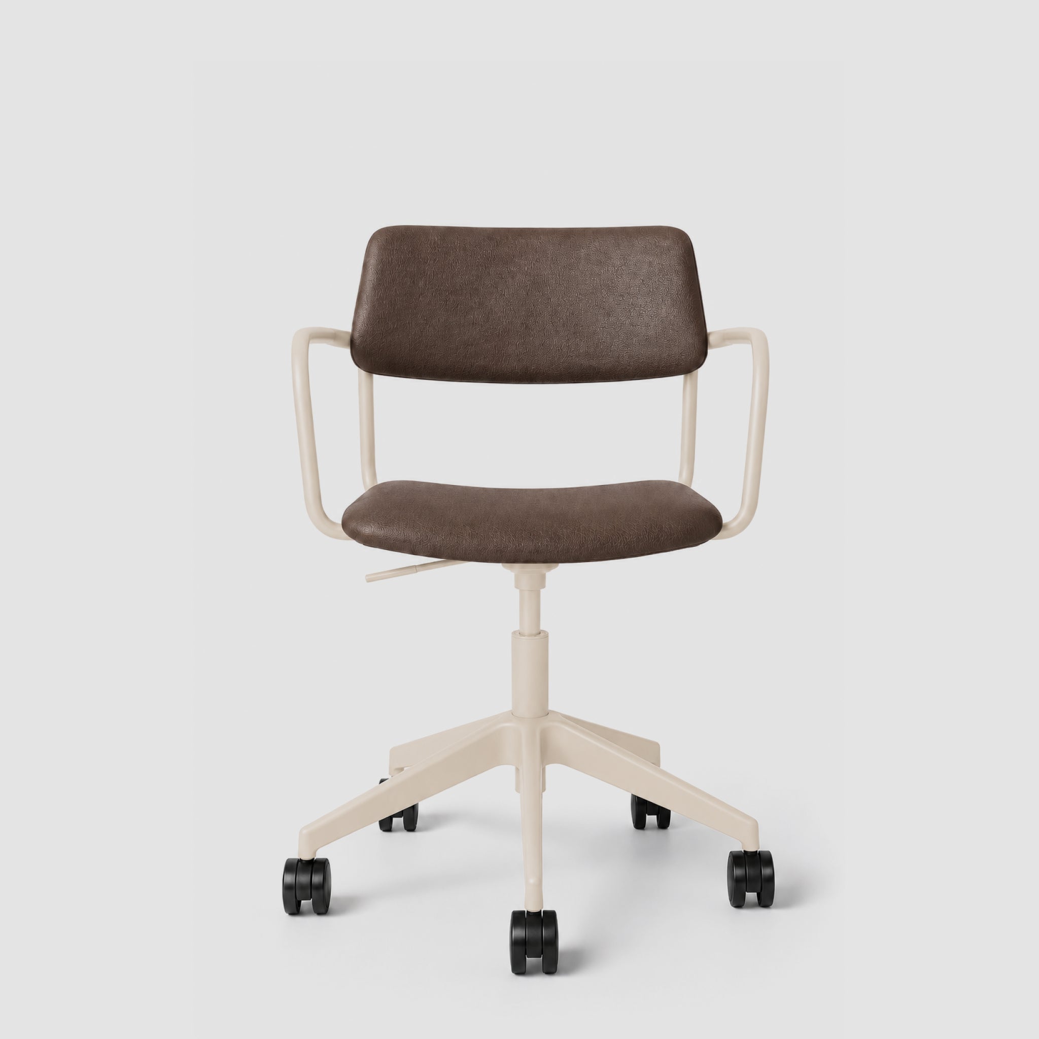 Brindis | Swivel Chair with Arms