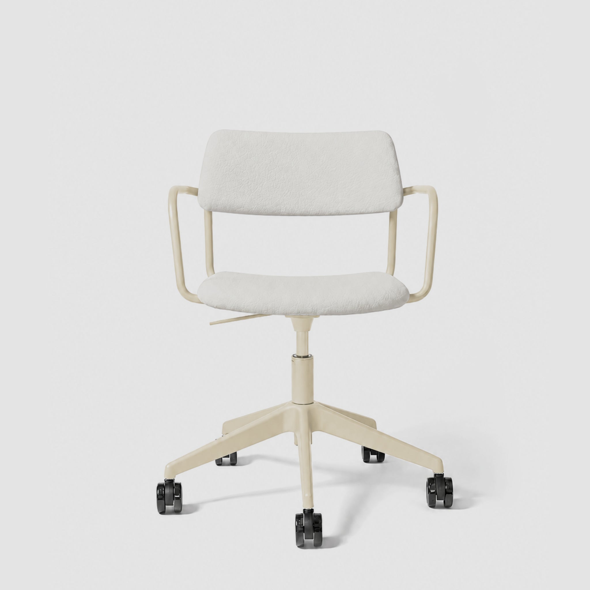 Brindis | Swivel Chair with Arms