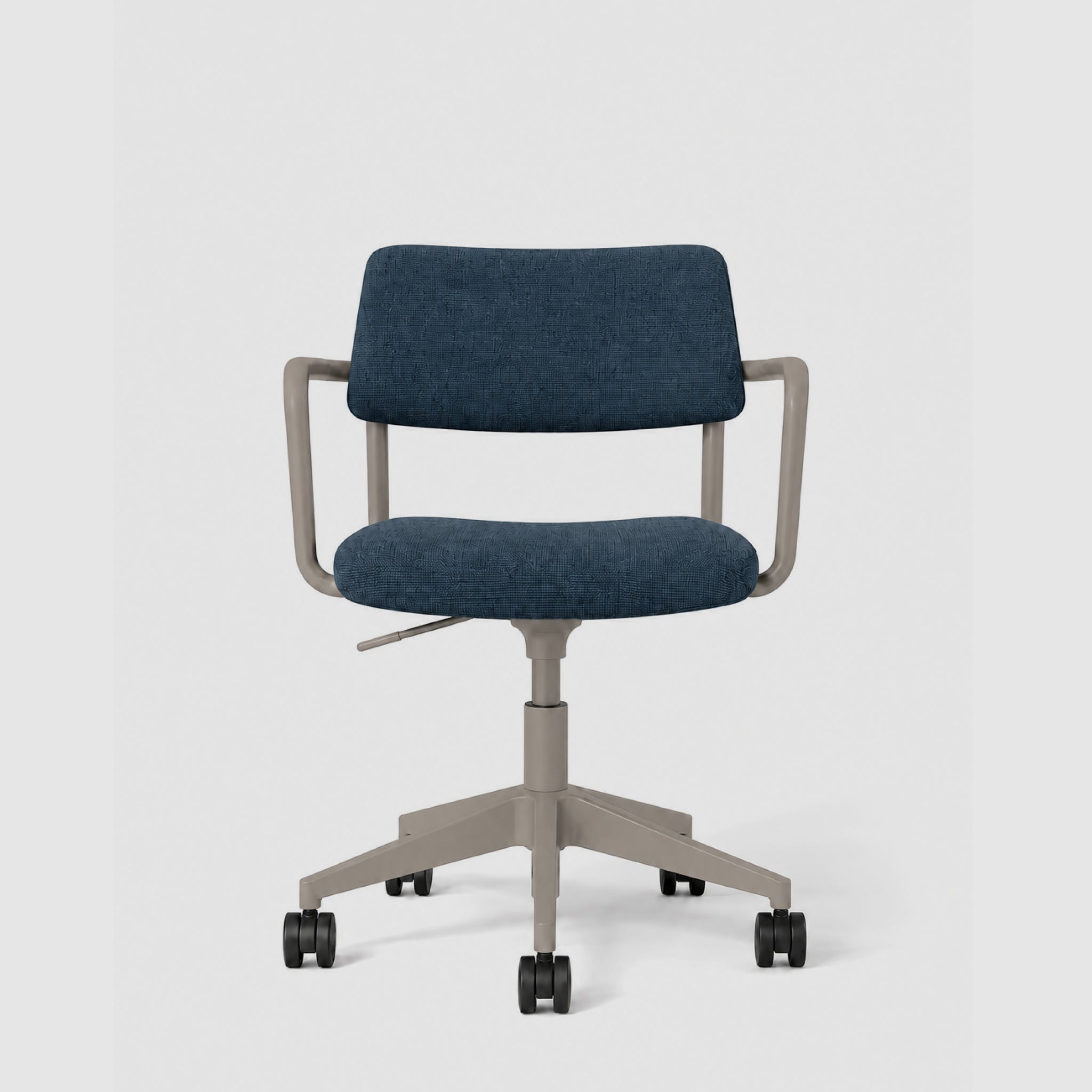 Brindis | Swivel Chair with Arms