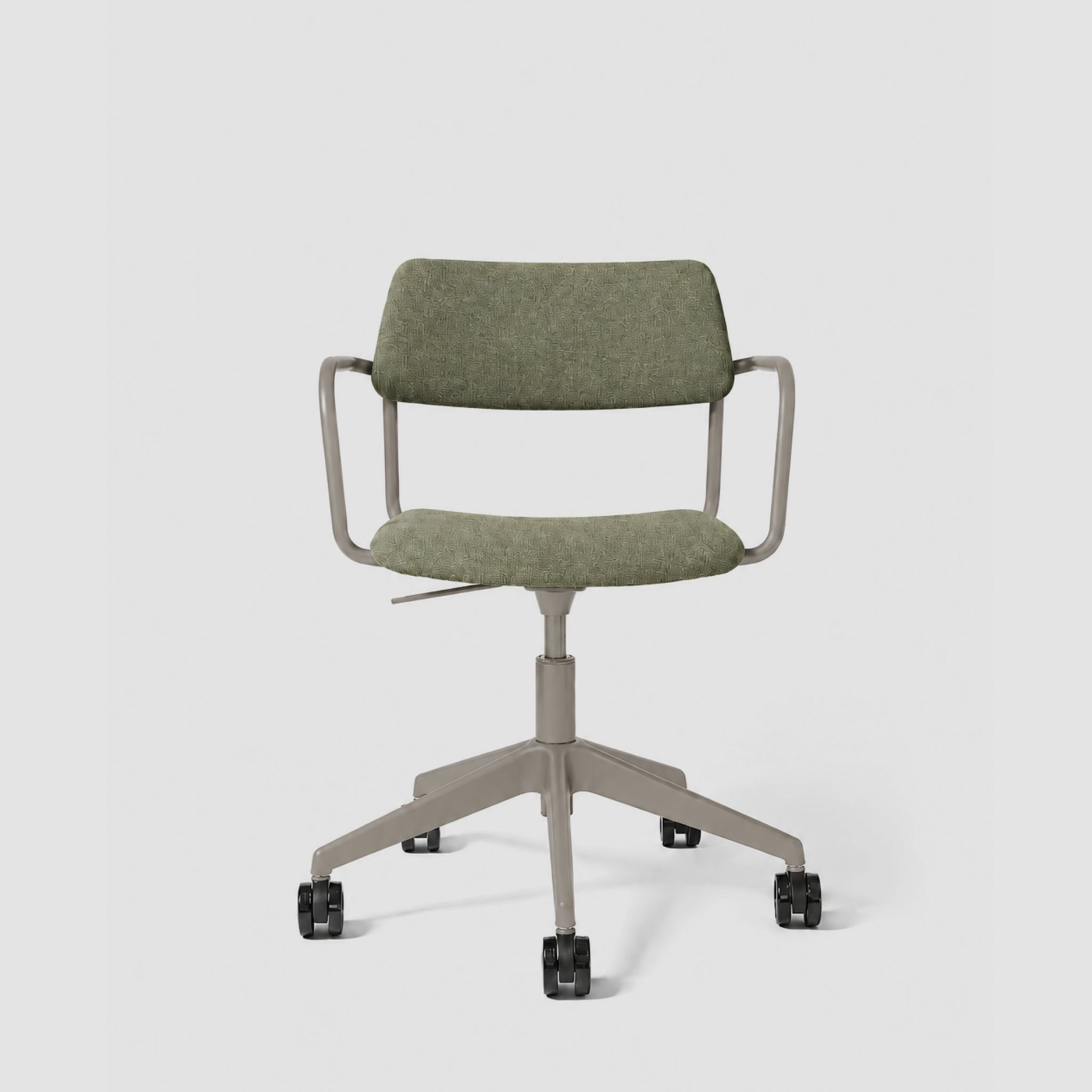 Brindis | Swivel Chair with Arms