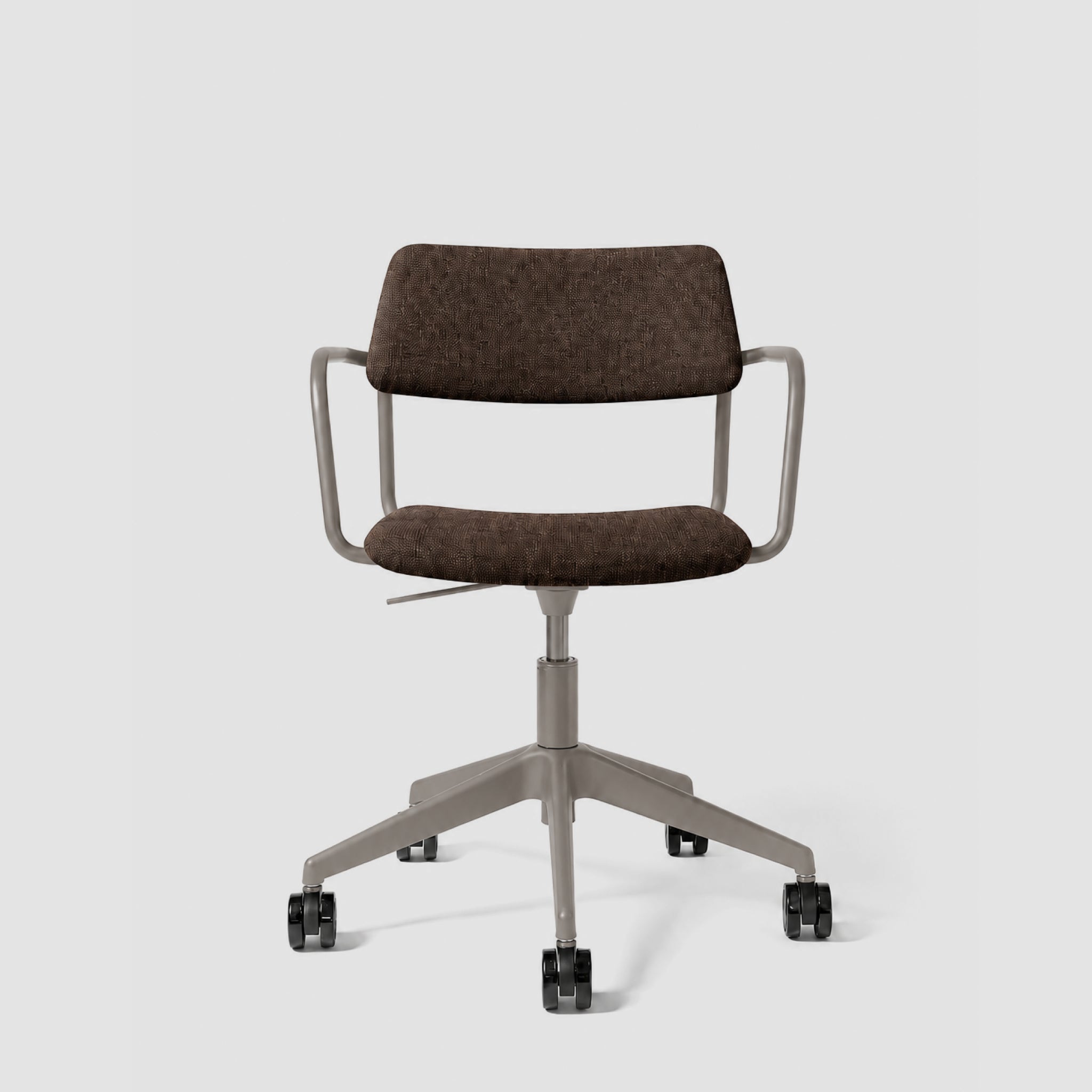 Brindis | Swivel Chair with Arms