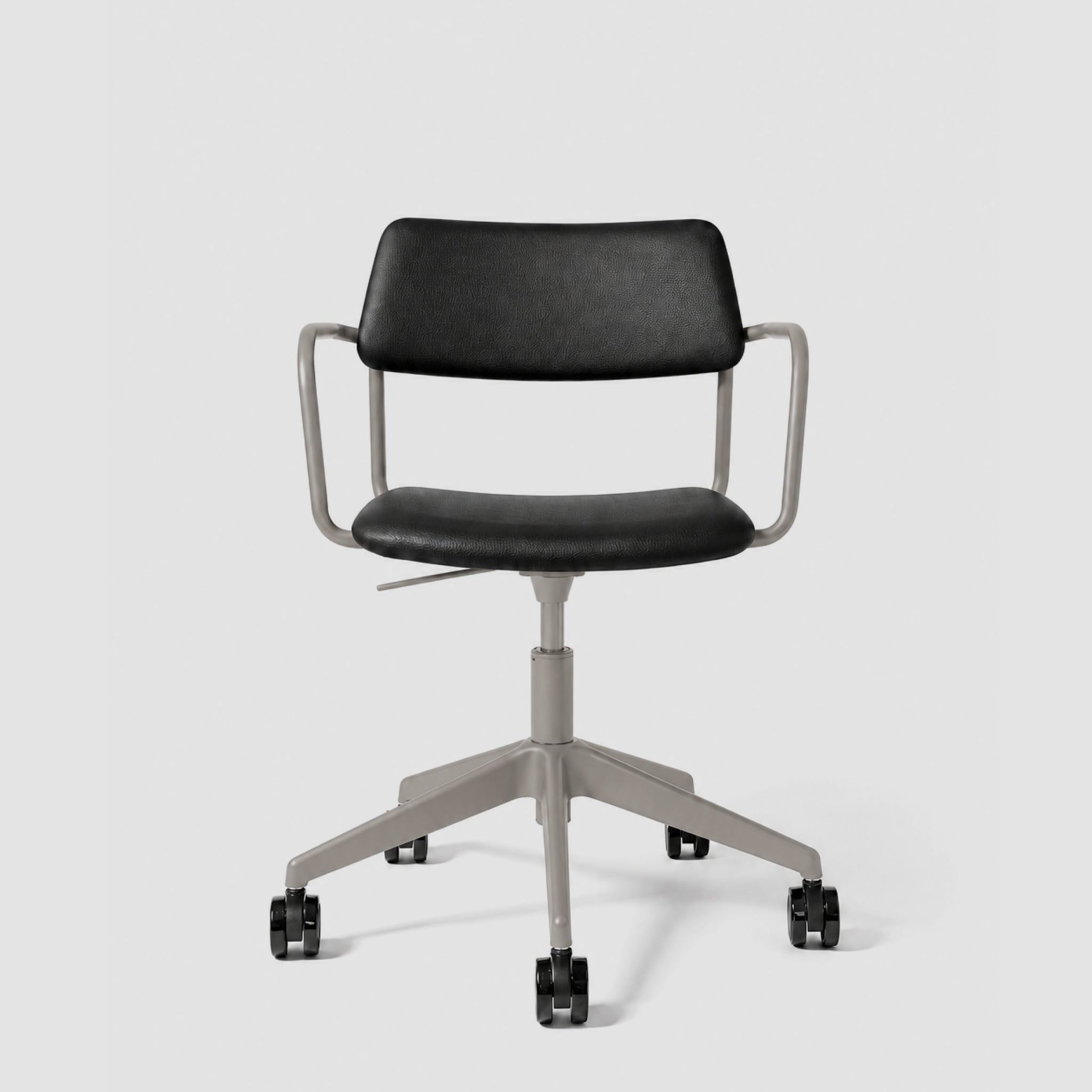 Brindis | Swivel Chair with Arms