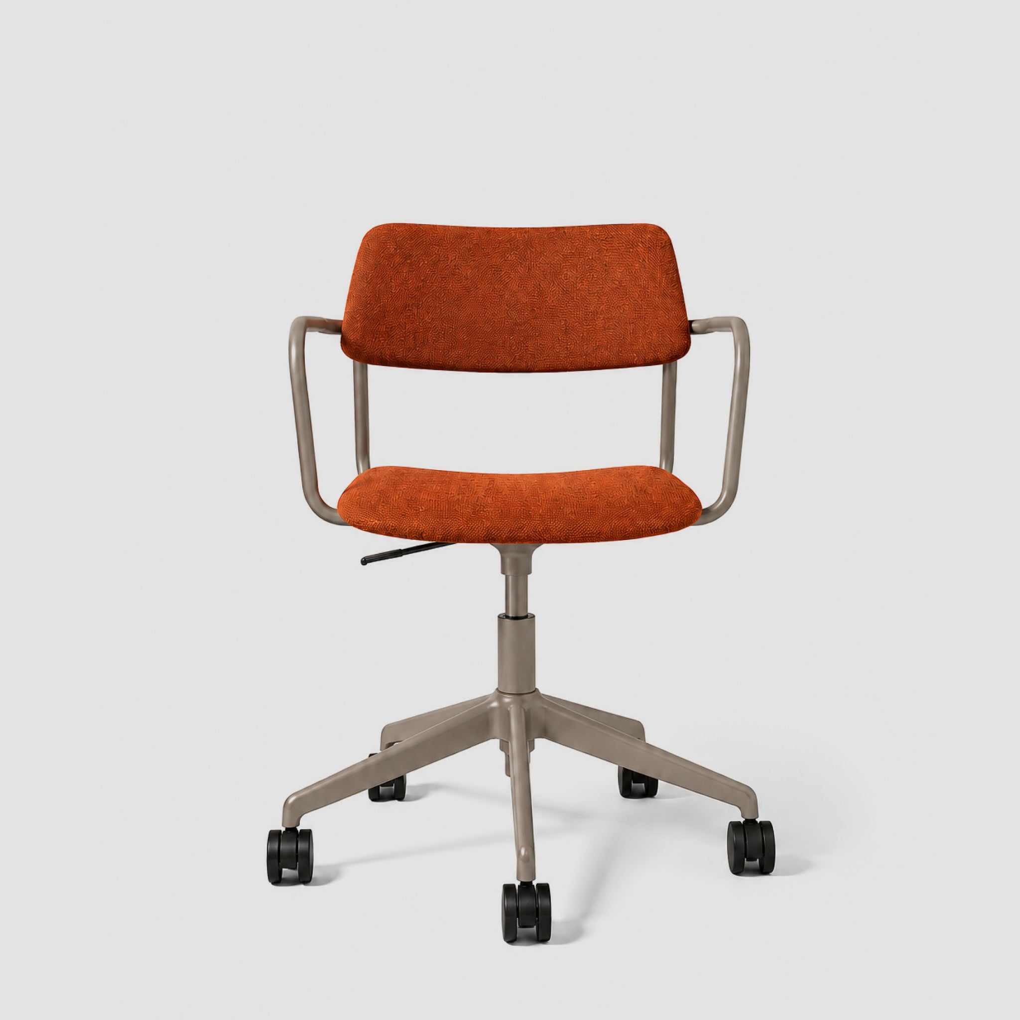 Brindis | Swivel Chair with Arms