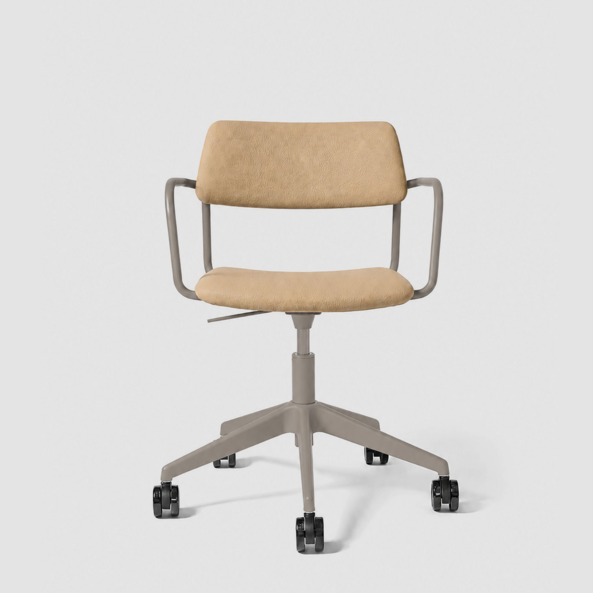 Brindis | Swivel Chair with Arms