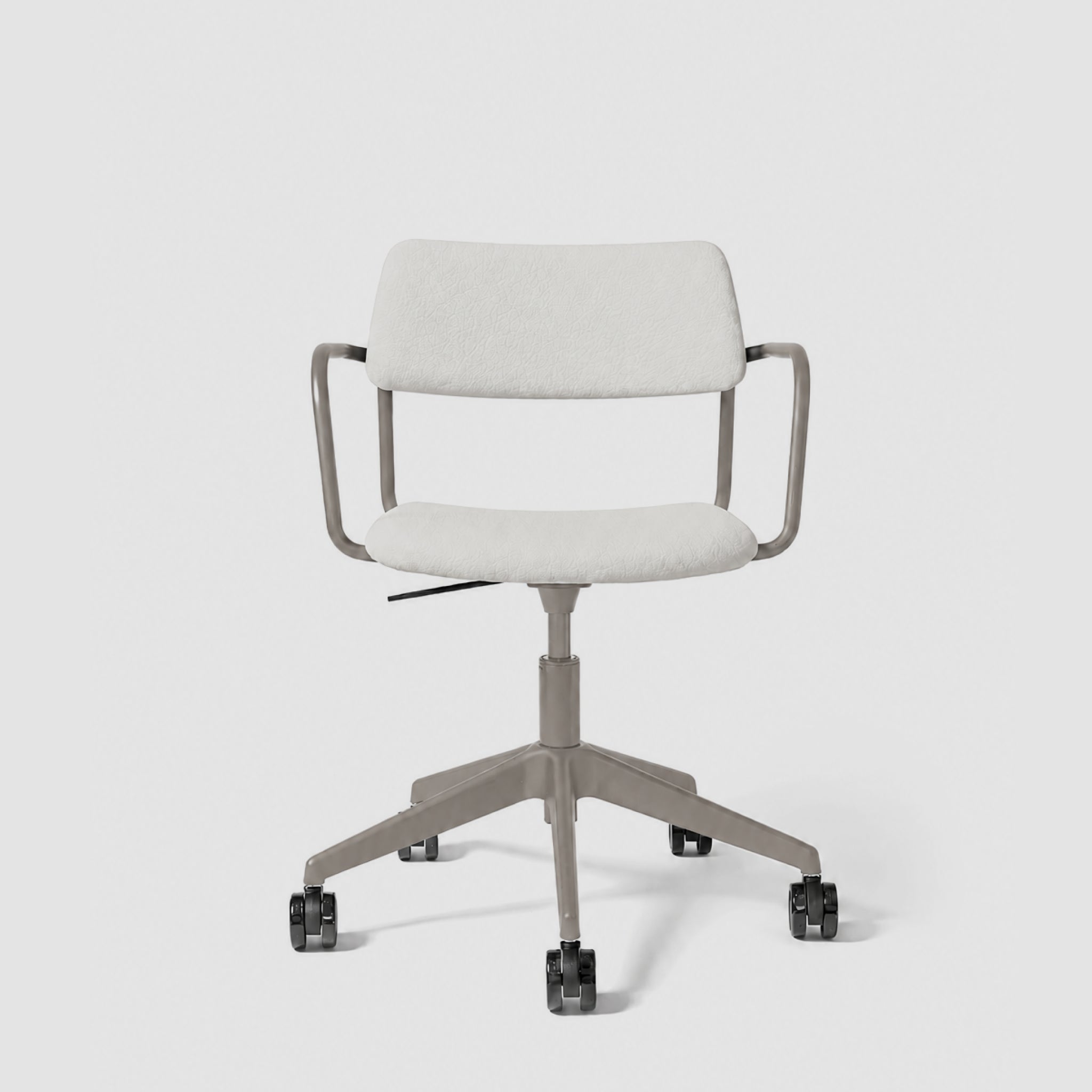 Brindis | Swivel Chair with Arms