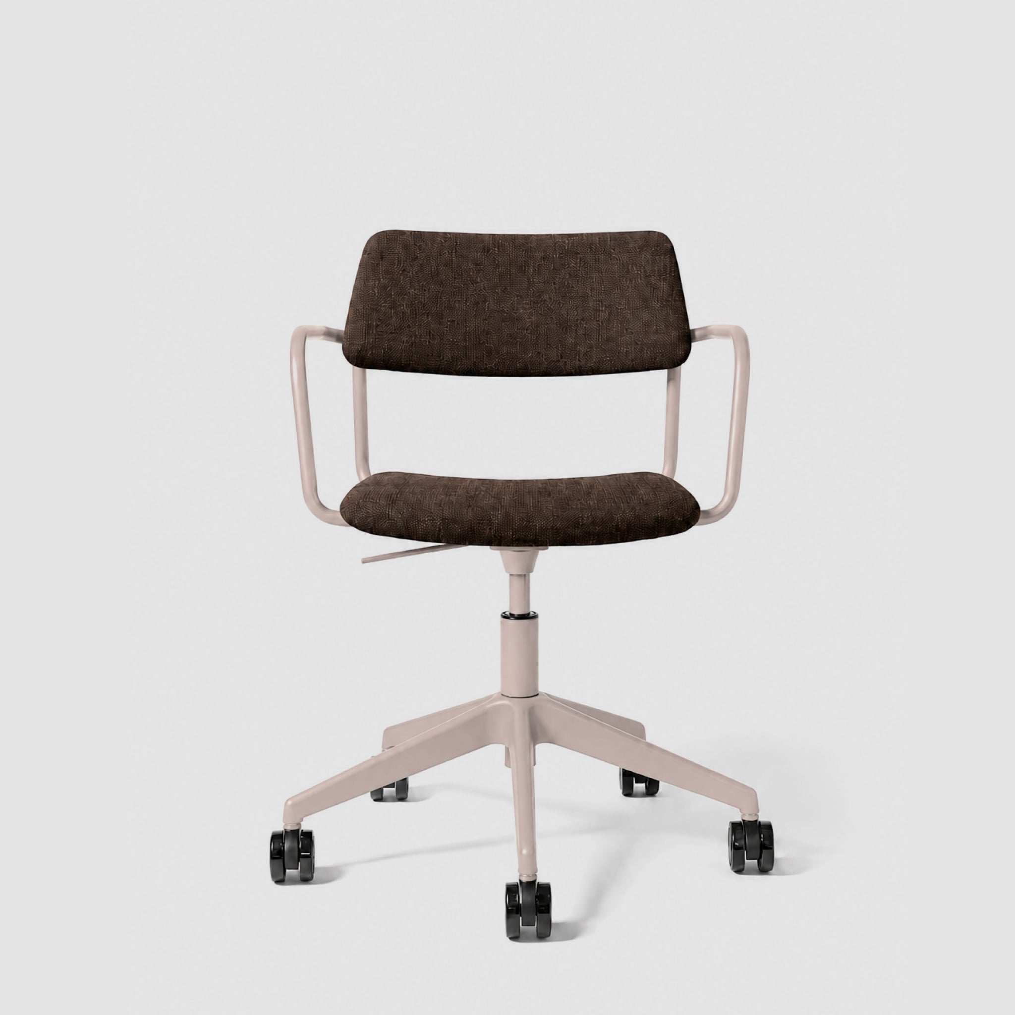 Brindis | Swivel Chair with Arms