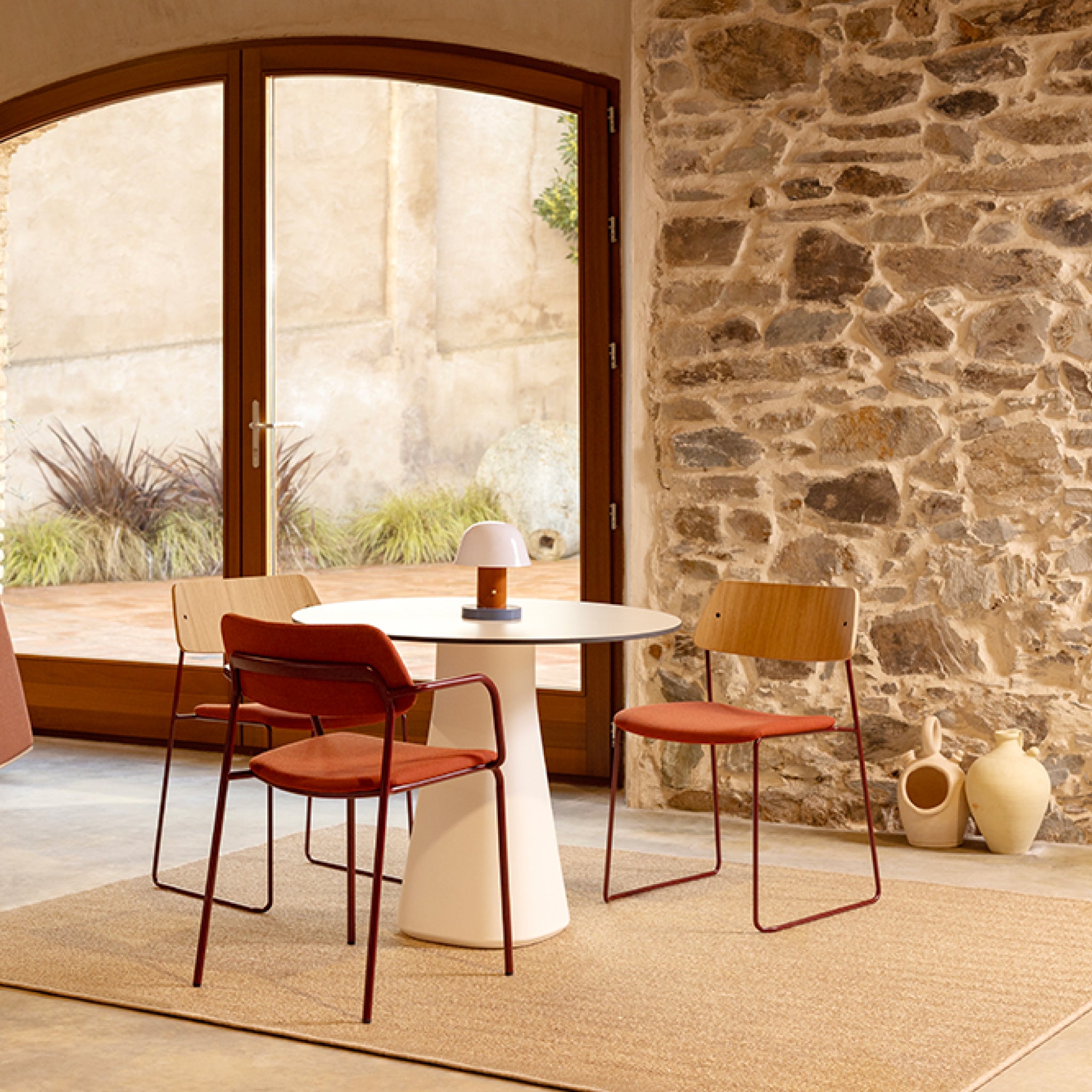 Brindis | 4-legged Armchair