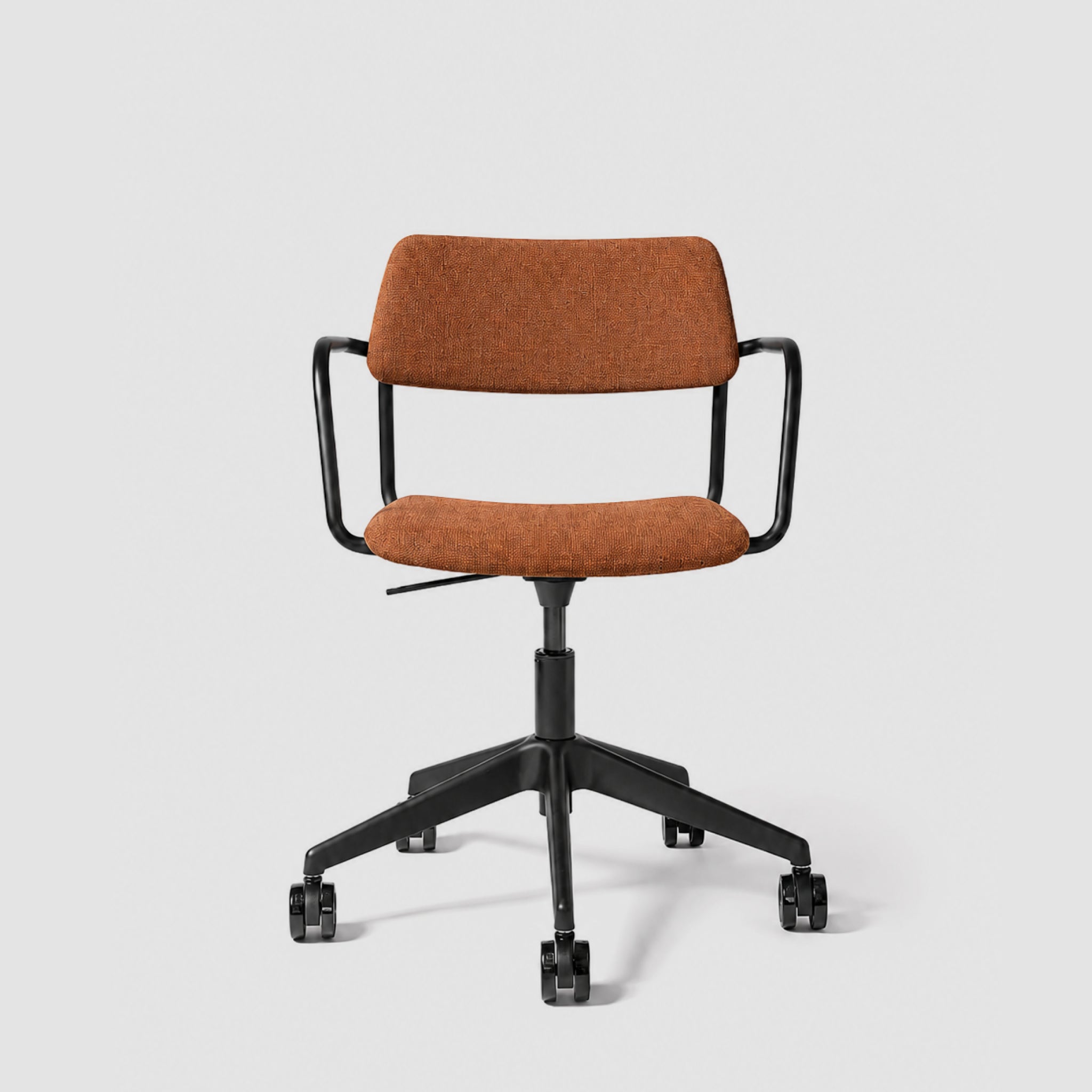 Brindis | Swivel Chair with Arms