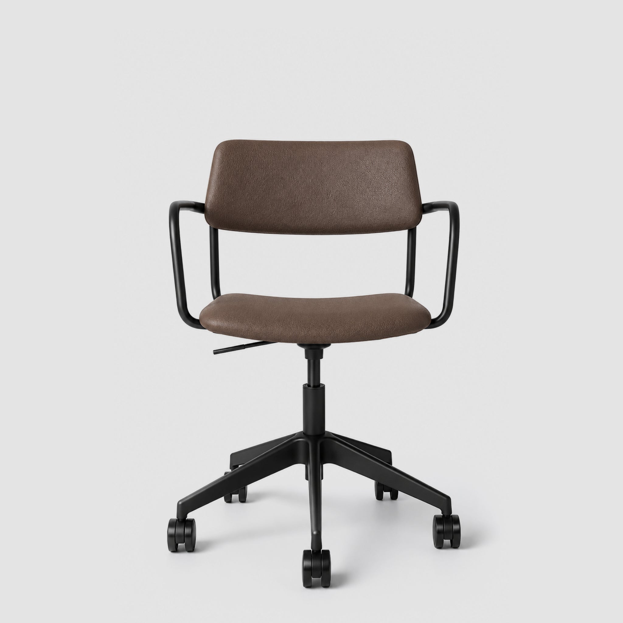 Brindis | Swivel Chair with Arms