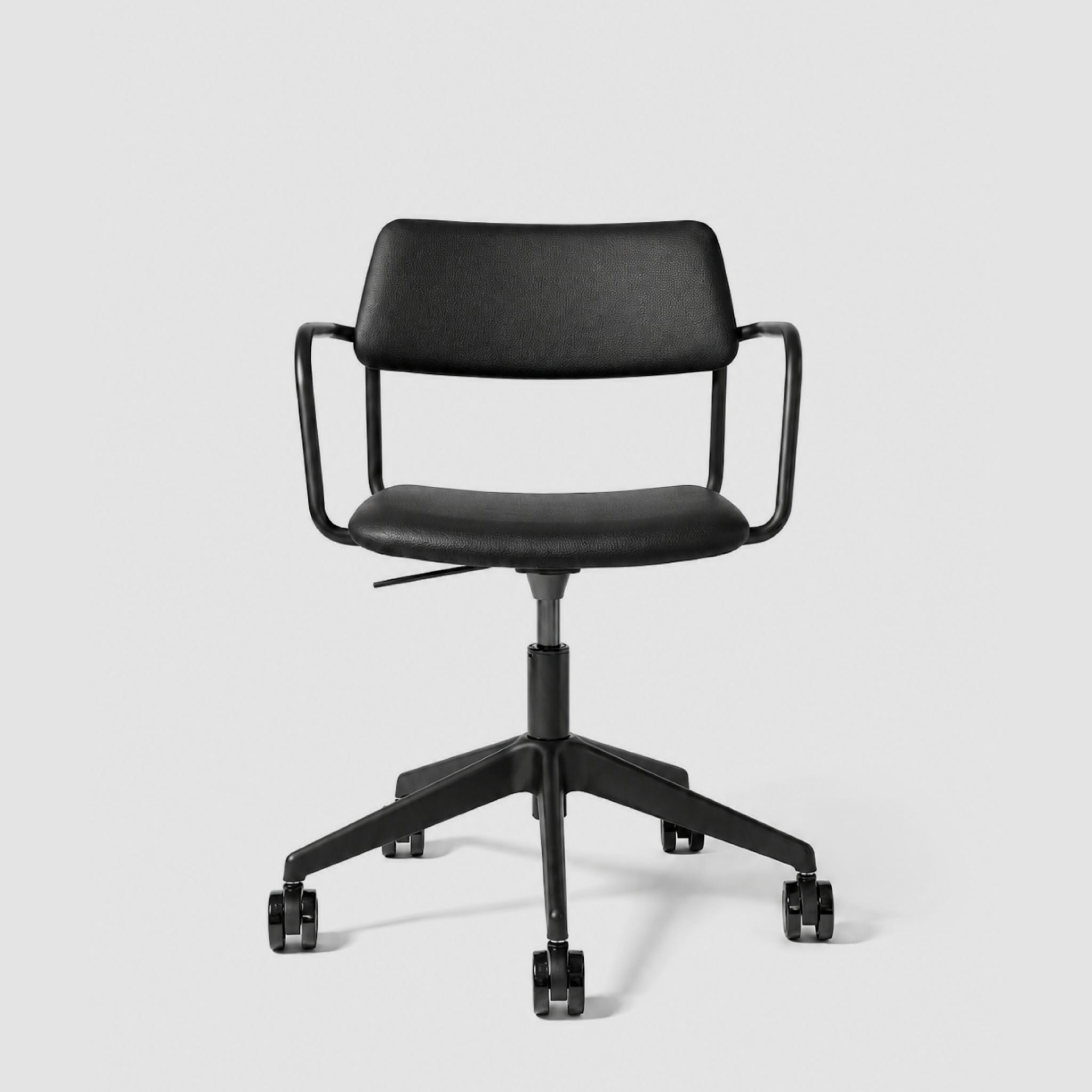 Brindis | Swivel Chair with Arms