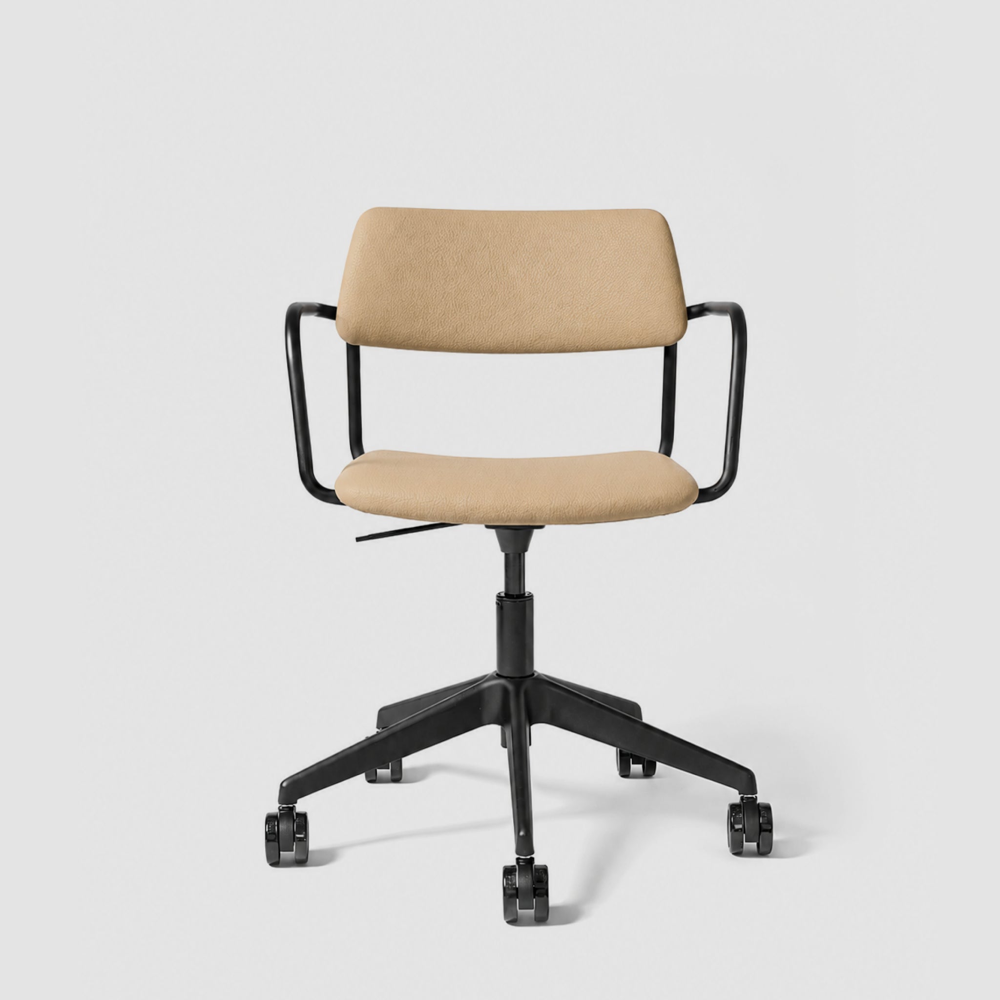Brindis | Swivel Chair with Arms