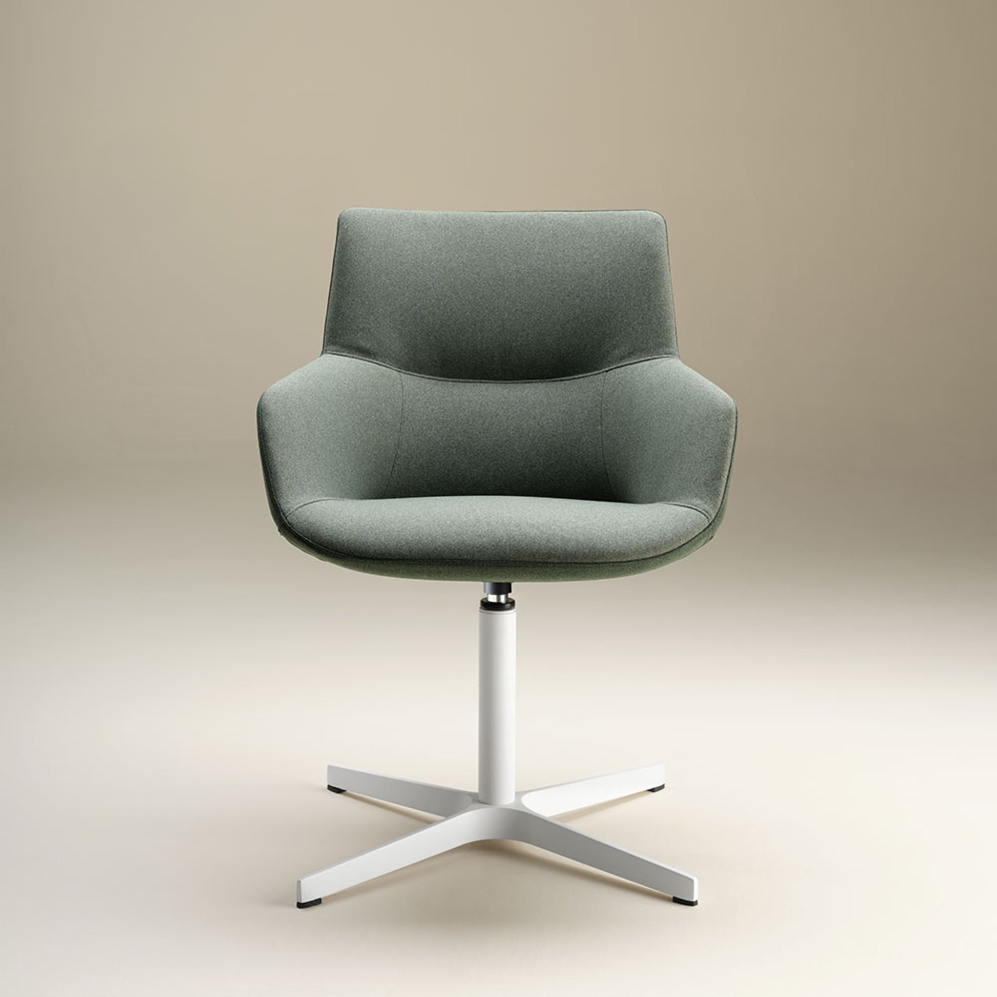 Bow Chair | Aluminum Swivel Chair