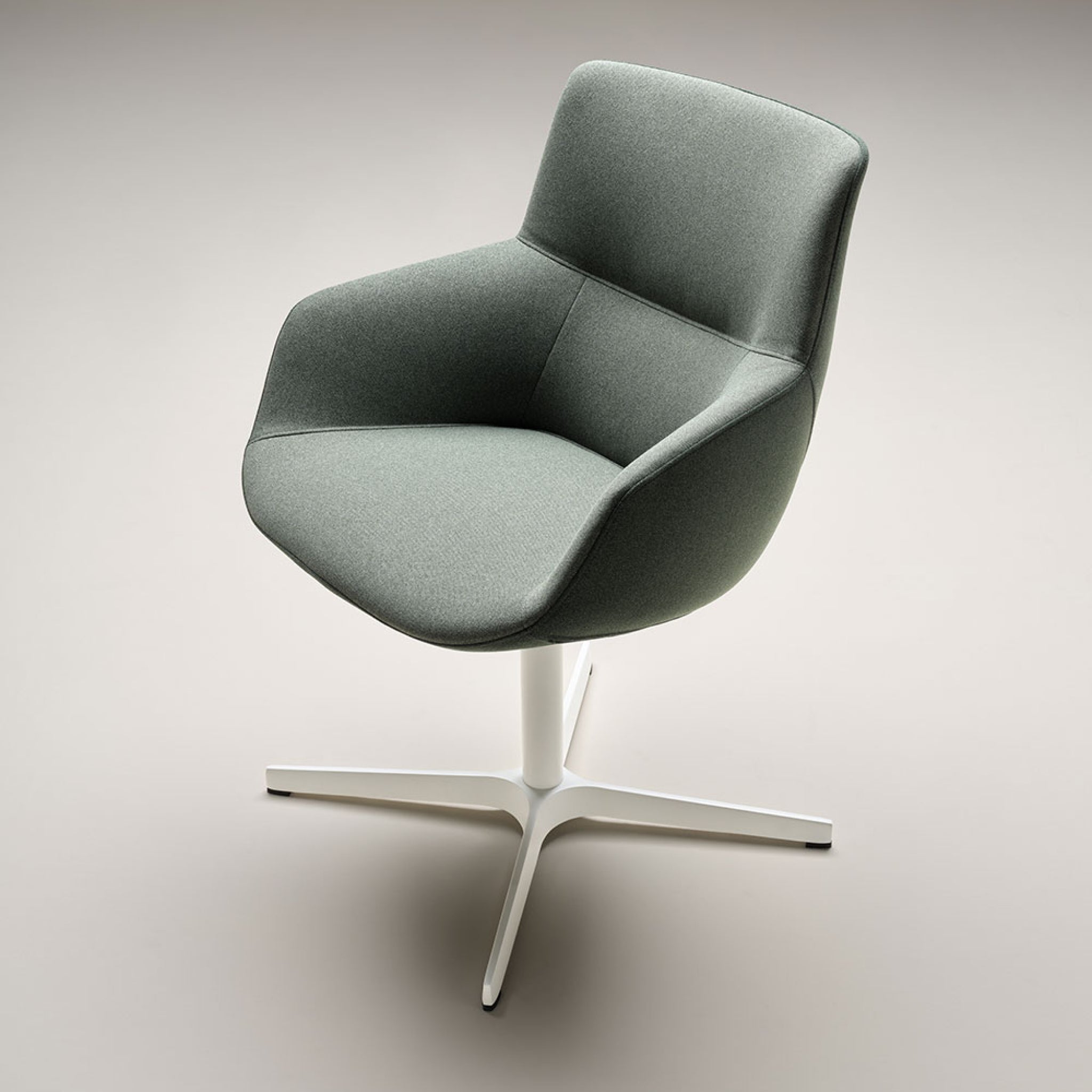 Bow Chair | Aluminum Swivel Chair
