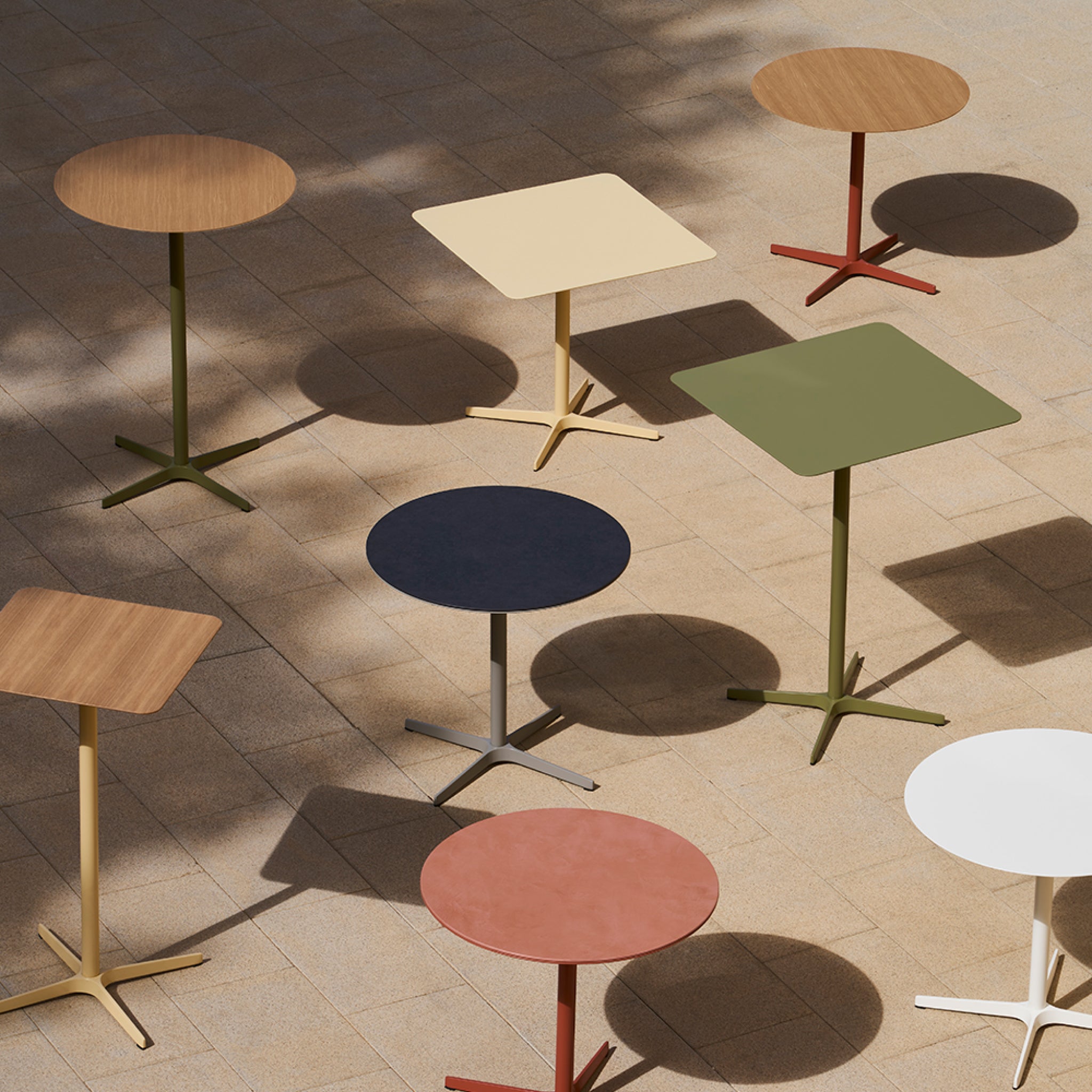 Bistro | Round Table