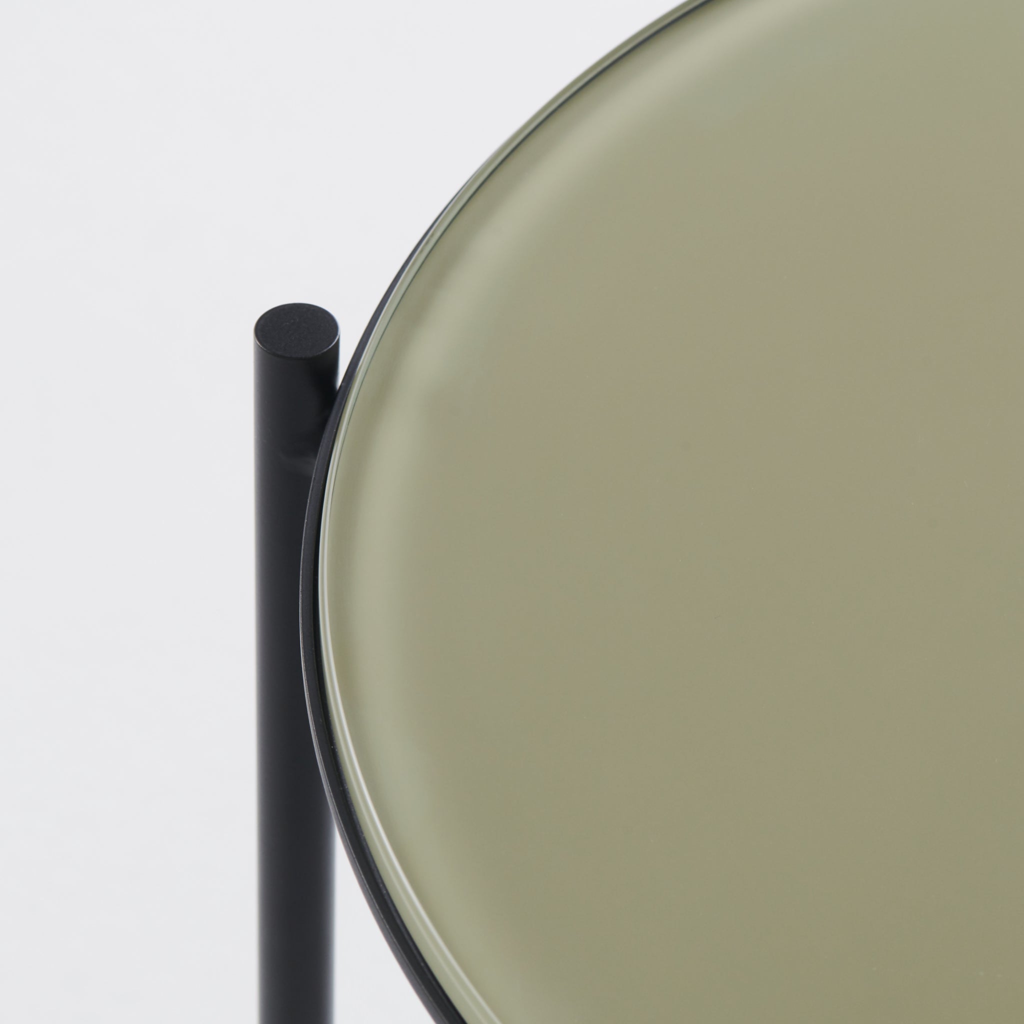 Igram | Mesa com Candeeiro
