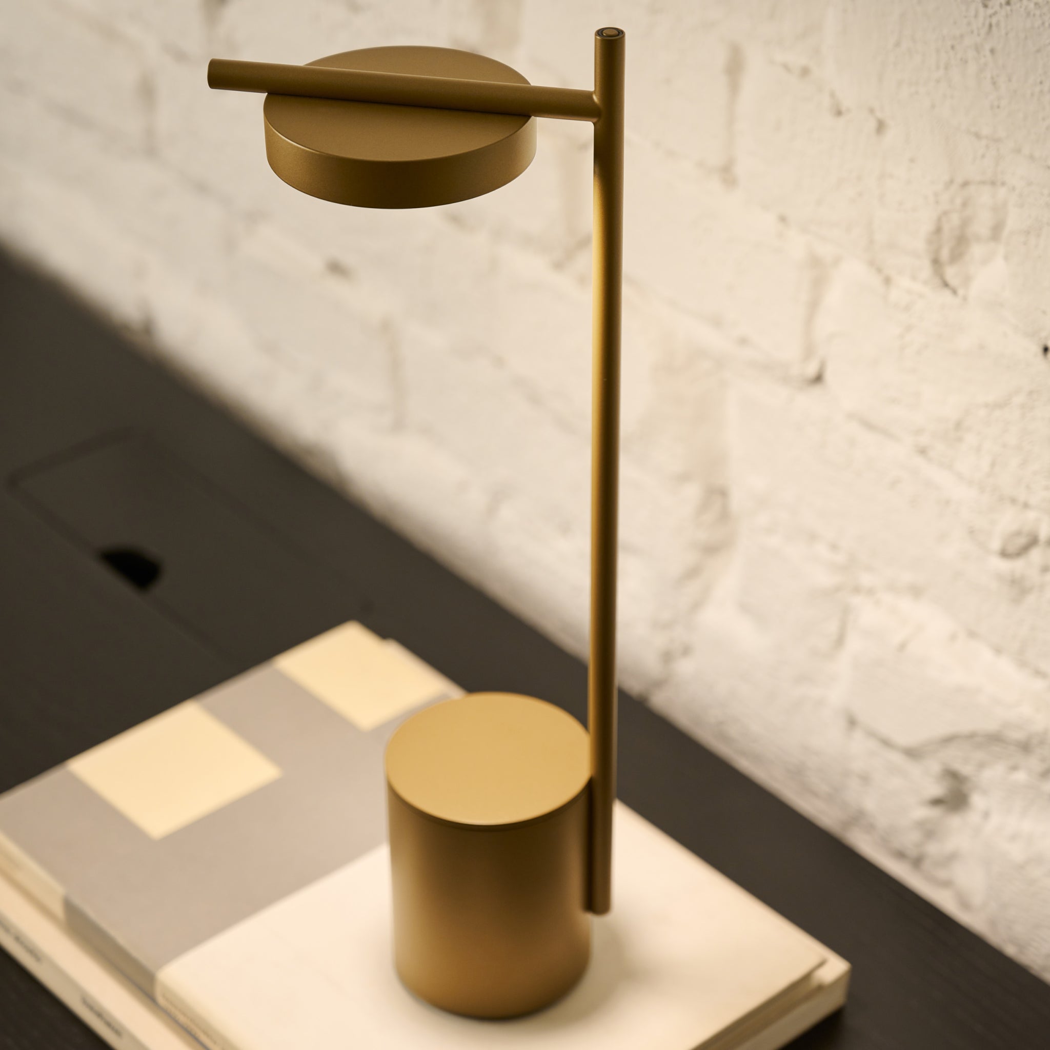 Igram | Candeeiro Portátil de Mesa (Formato I)