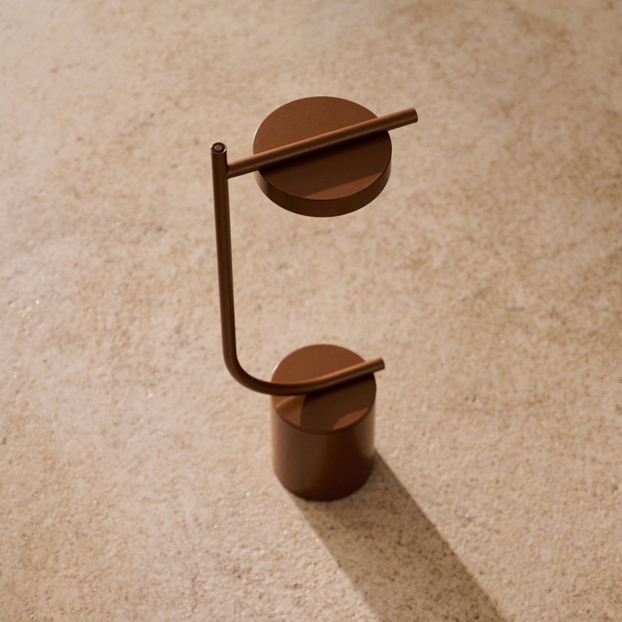 Igram | Candeeiro Portátil de Mesa (Formato J)