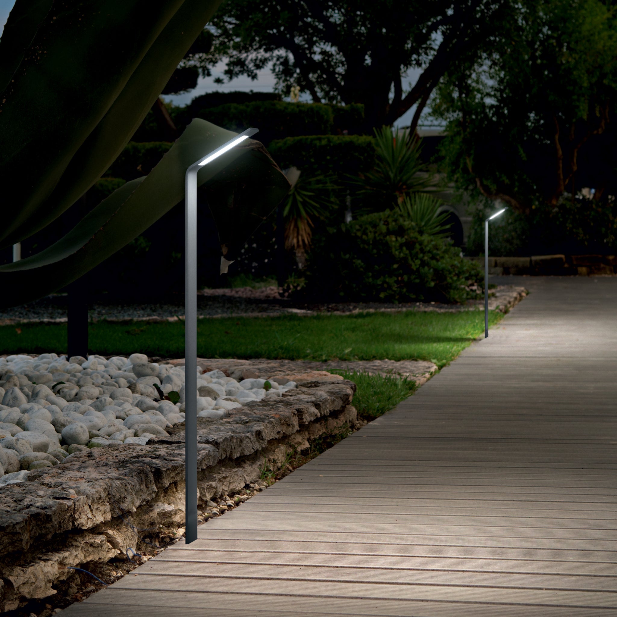 Agos Outdoor Floor Lamp