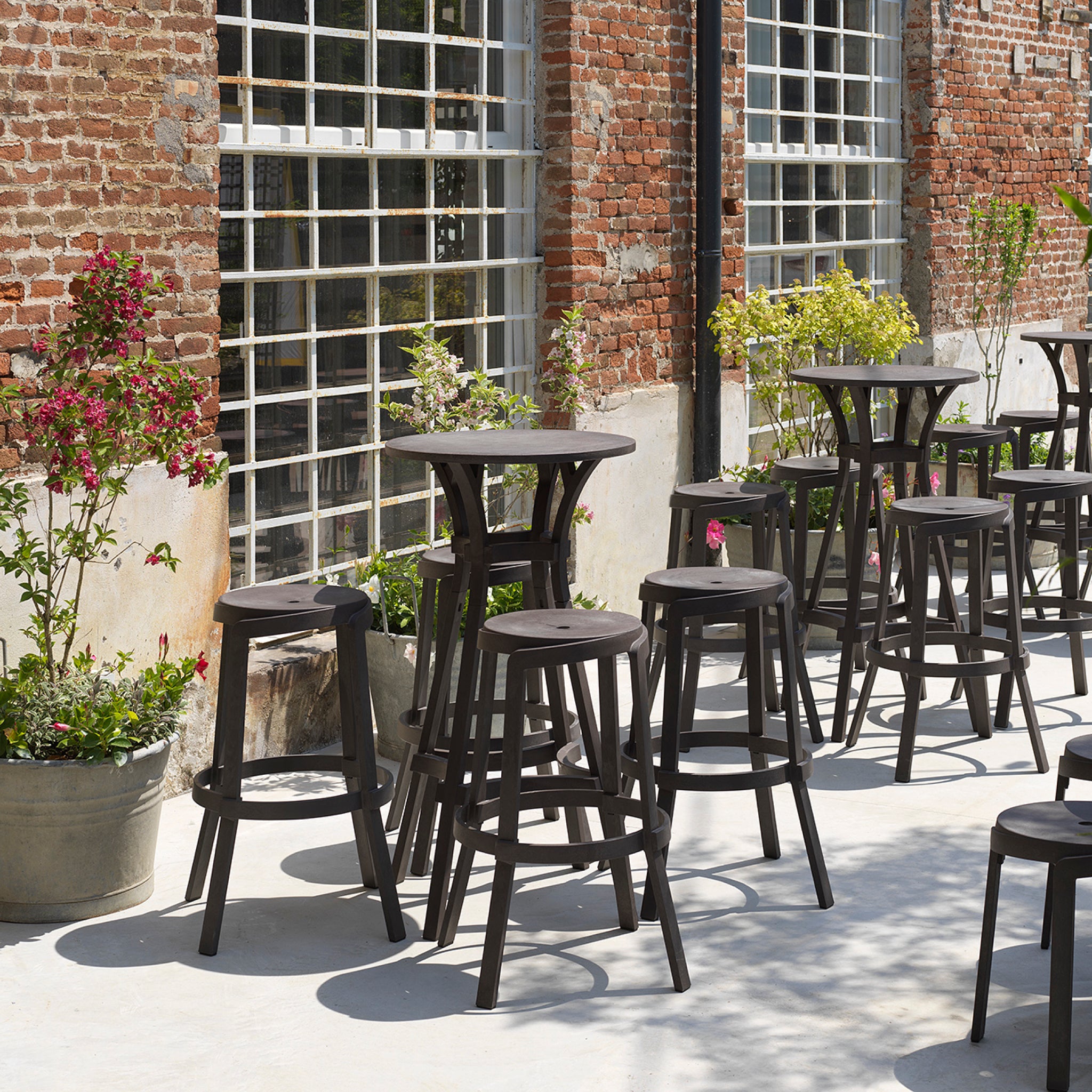 Stack | Banco Alto de Exterior