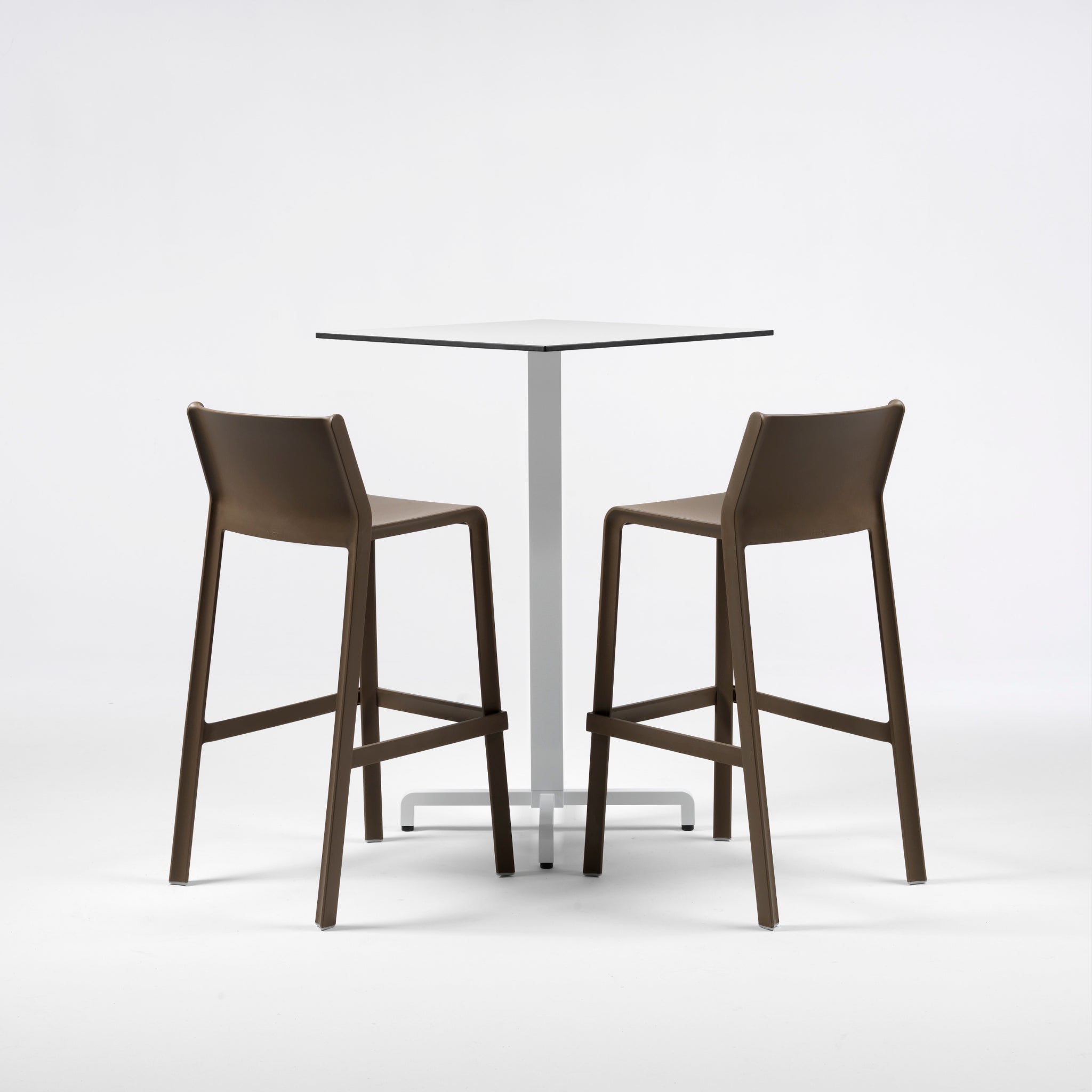 Trill | Banco Minimalista de Exterior