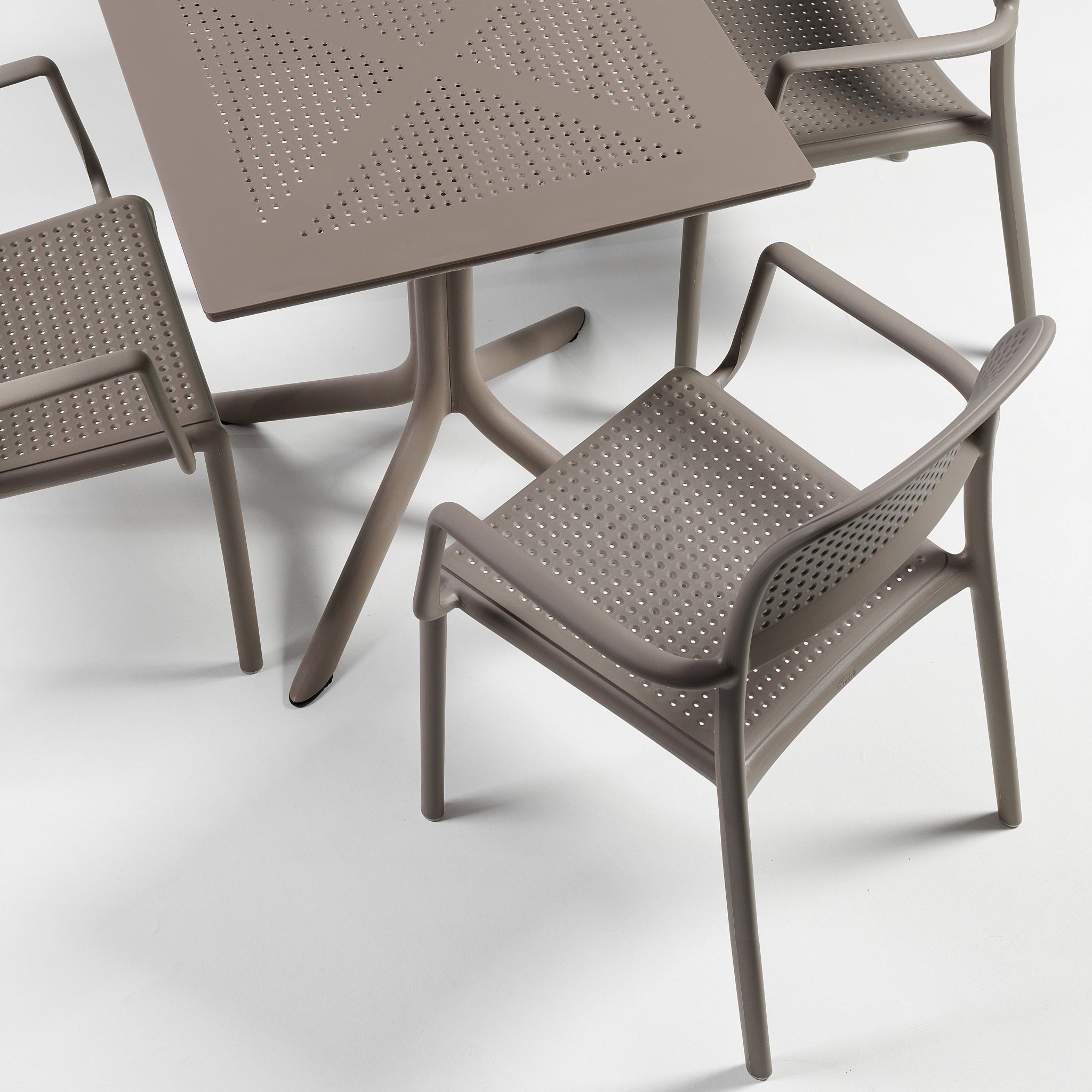 Clip | Mesa Exterior Quadrada