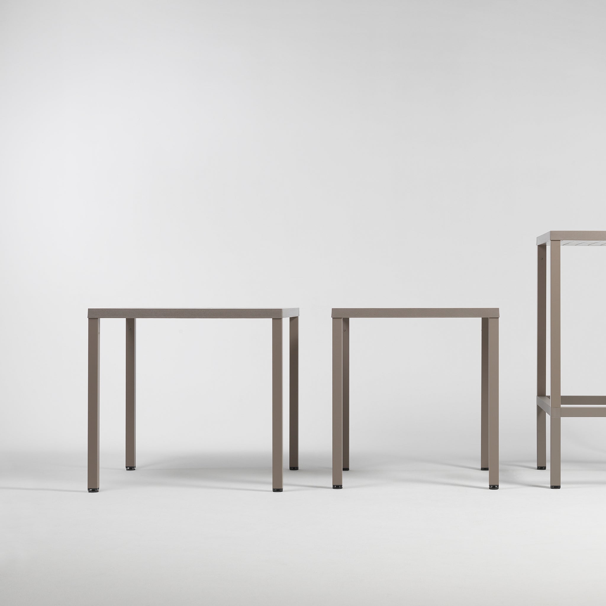 Cube | Mesa Exterior de Resina