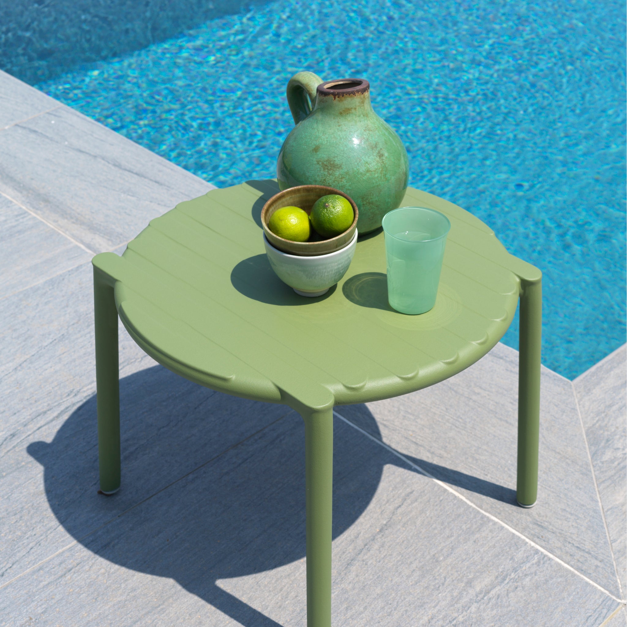 Doga | Mesa de Apoio de Exterior