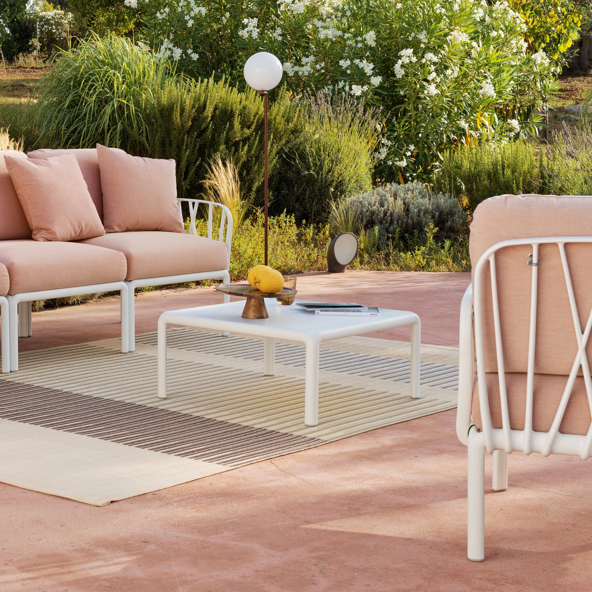 Komodo | Mesa de Apoio Quadrada para Exterior